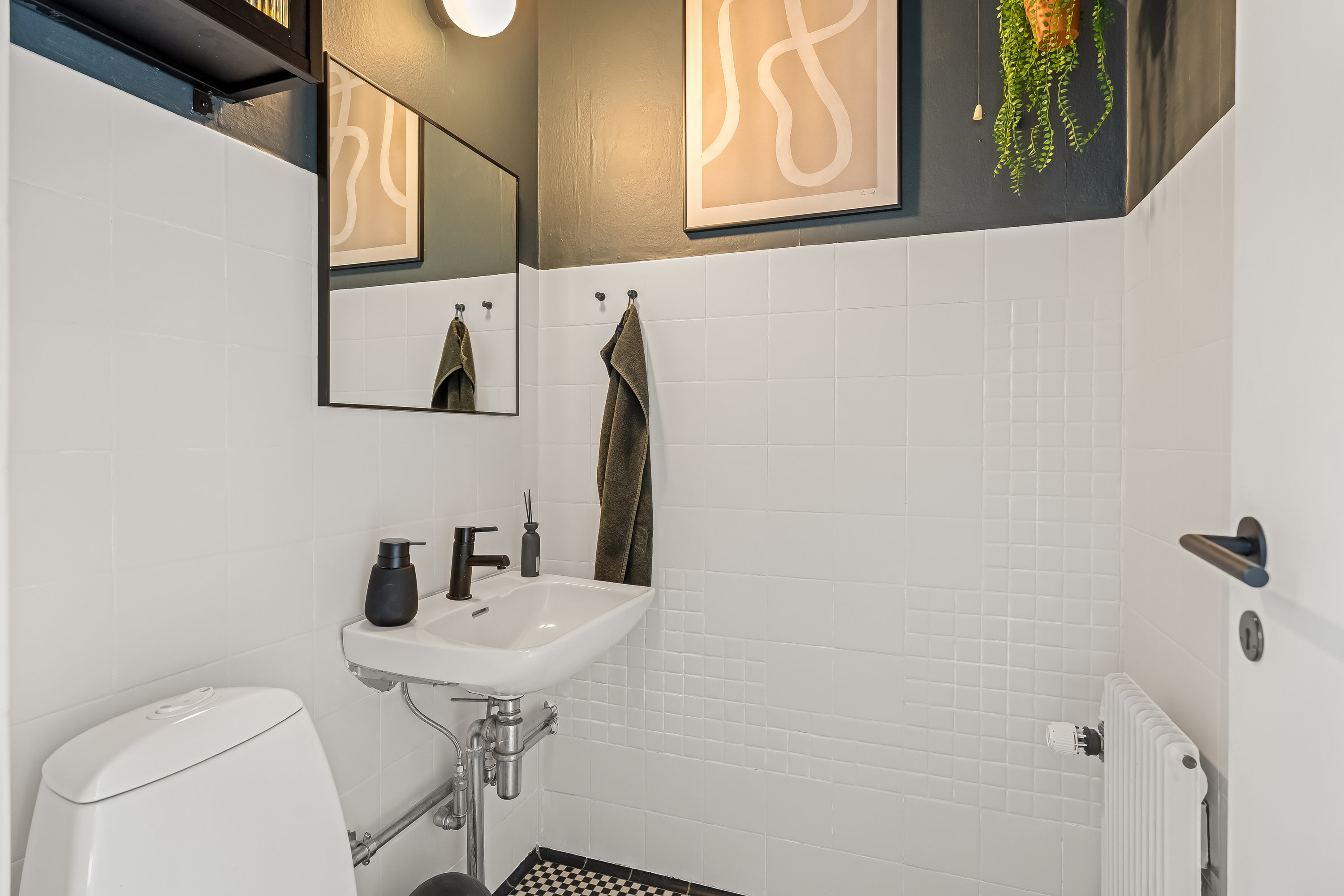 Fremhævet badeværelse billede i fuldskærmstilstand. Billede af Nørrevænget 12, 4800 Nykøbing F