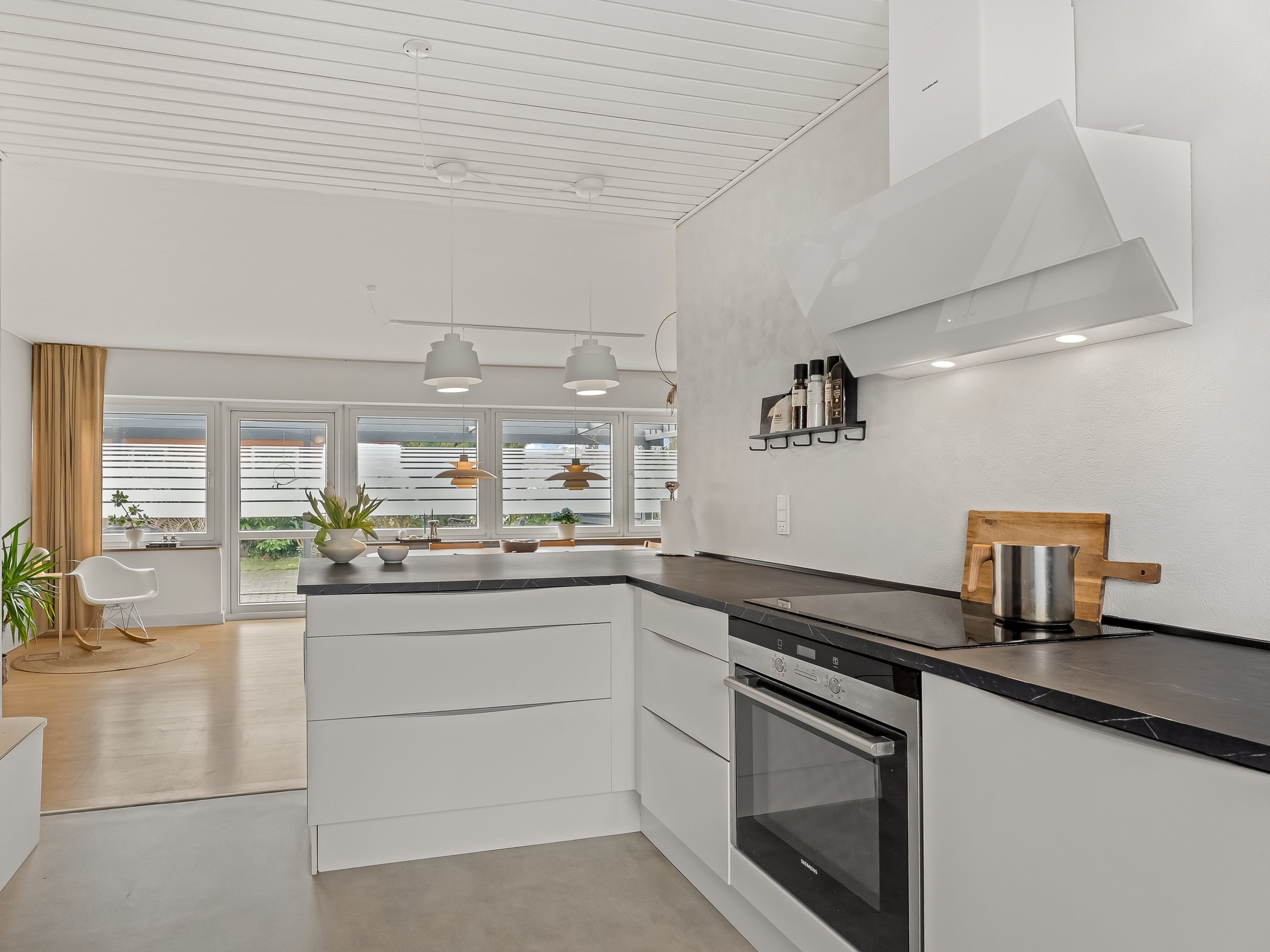 Fremhævet køkken billede i fuldskærmstilstand. Billede af Nørrevænget 12, 4800 Nykøbing F