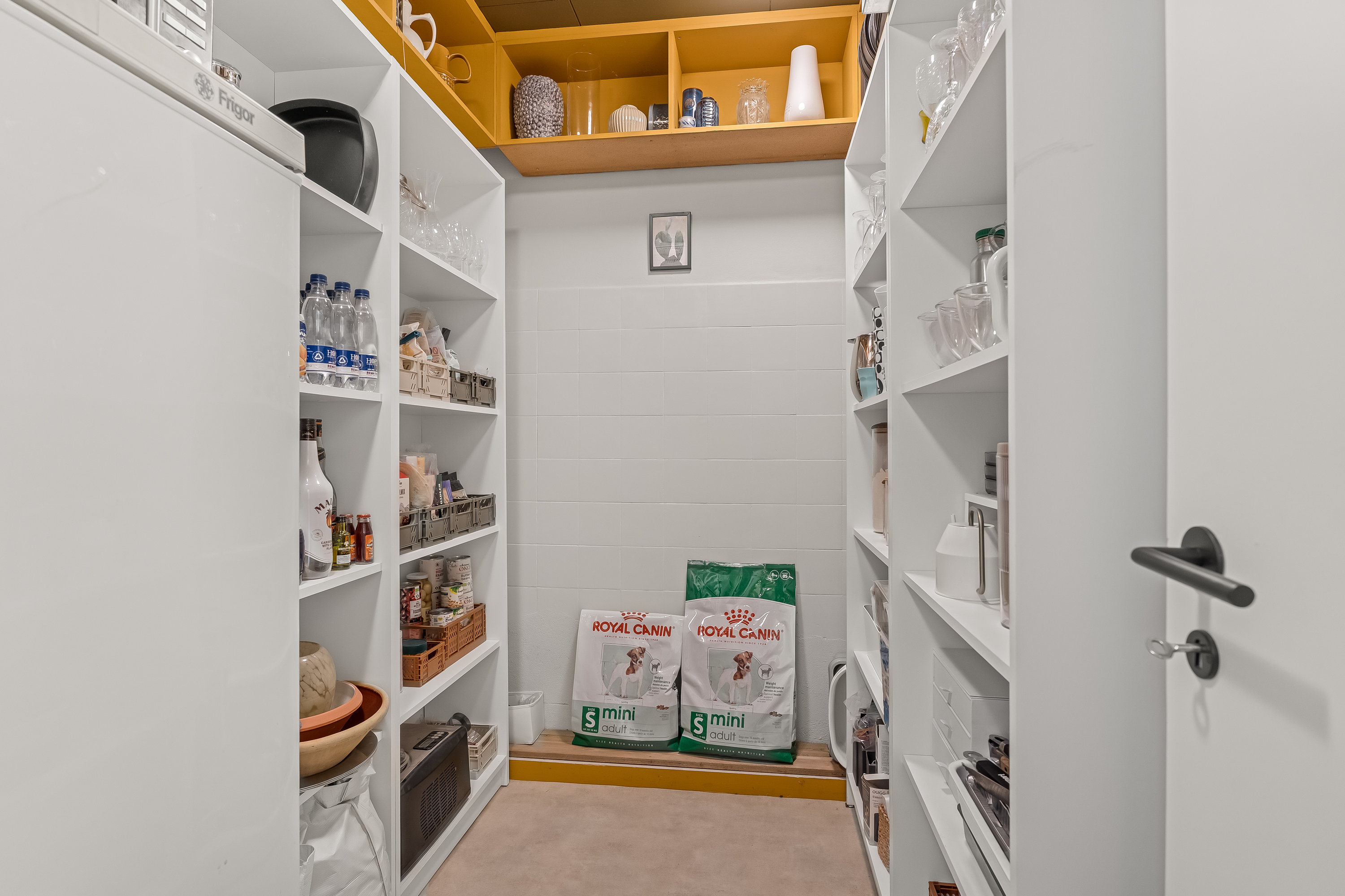 Fremhævet viktualierum billede i fuldskærmstilstand. Billede af Nørrevænget 12, 4800 Nykøbing F