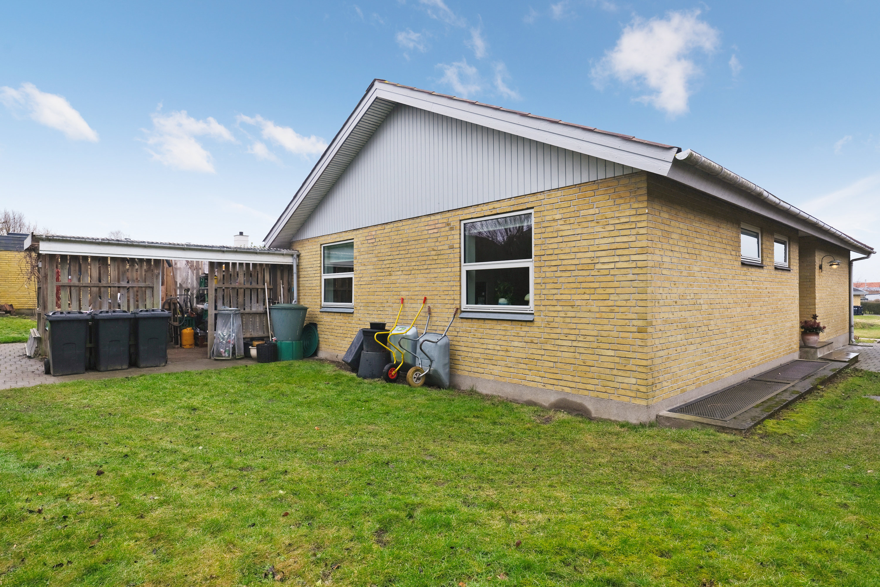 Fremhævet baghave billede i fuldskærmstilstand. Billede af Mølleløkken 34, 5300 Kerteminde