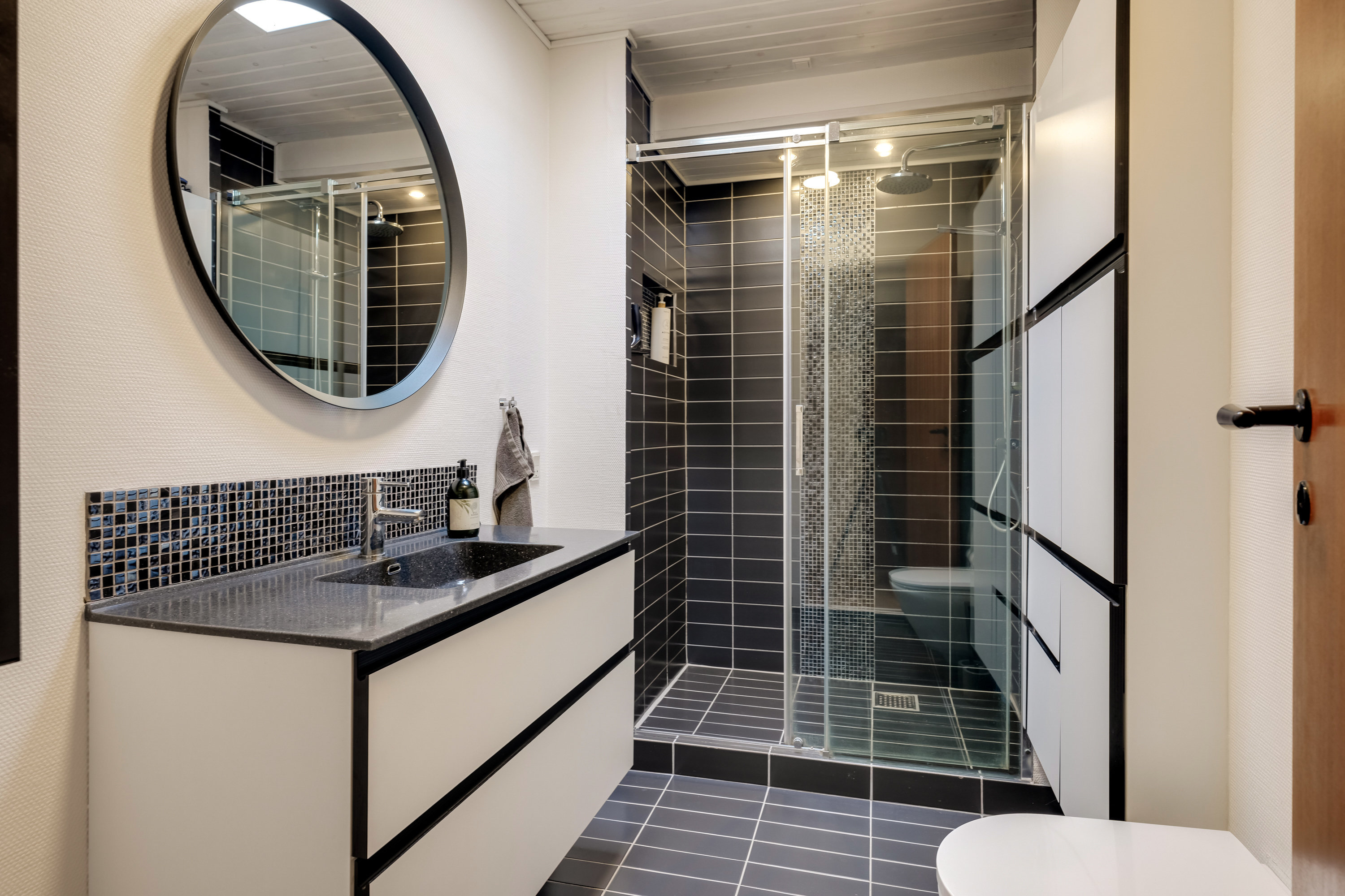 Fremhævet badeværelse billede i fuldskærmstilstand. Billede af Fjordvej 163, 5330 Munkebo