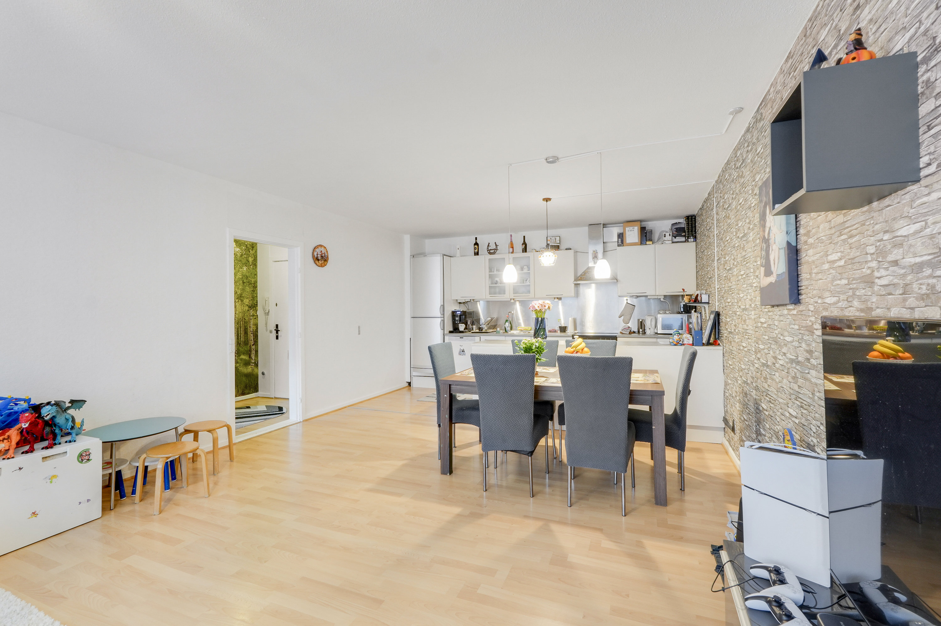 Fremhævet  billede i fuldskærmstilstand. Billede af Vejlebrovej 50, 2. mf., 2635 Ishøj