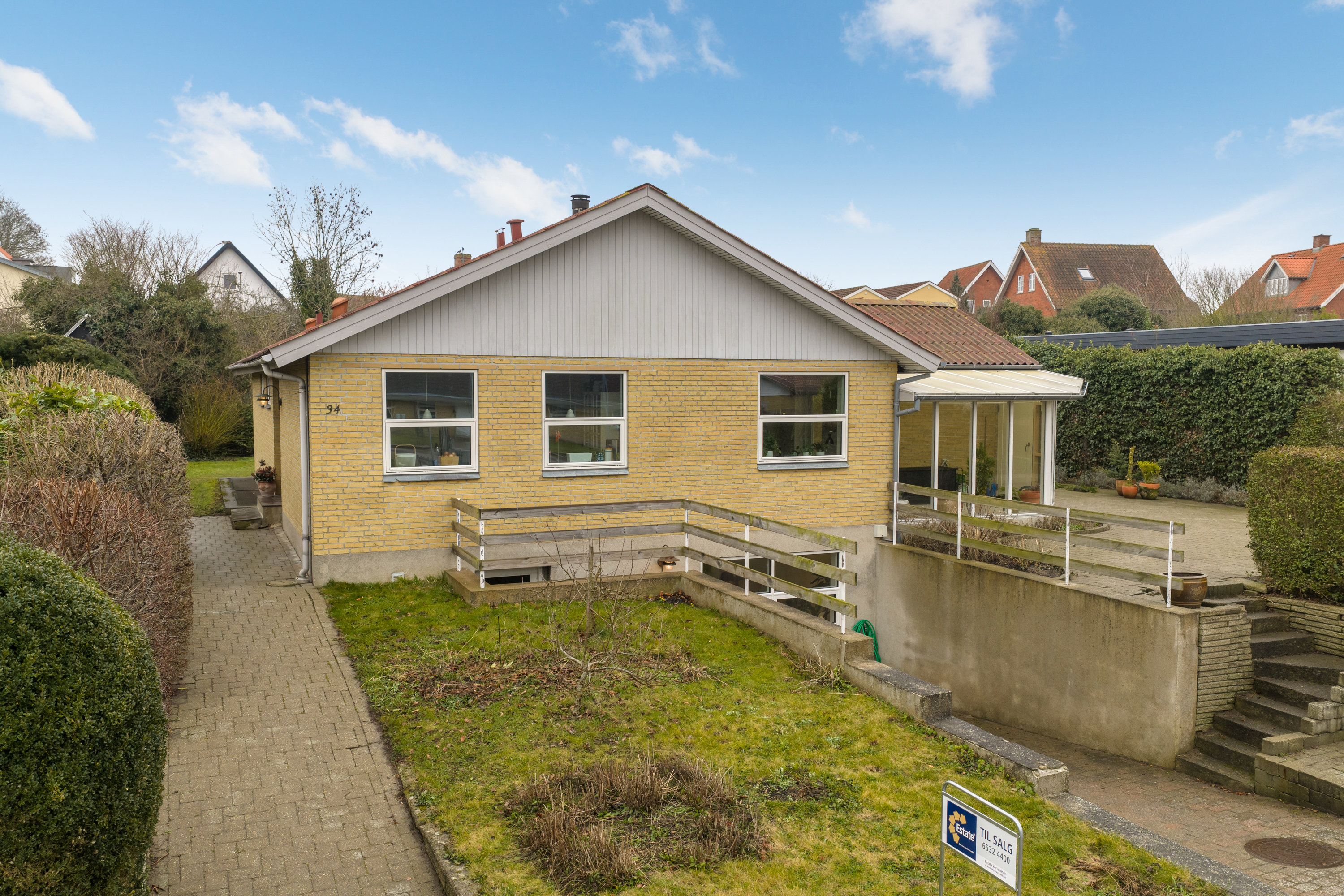 Villa: Facade på Mølleløkken 34, 5300 Kerteminde