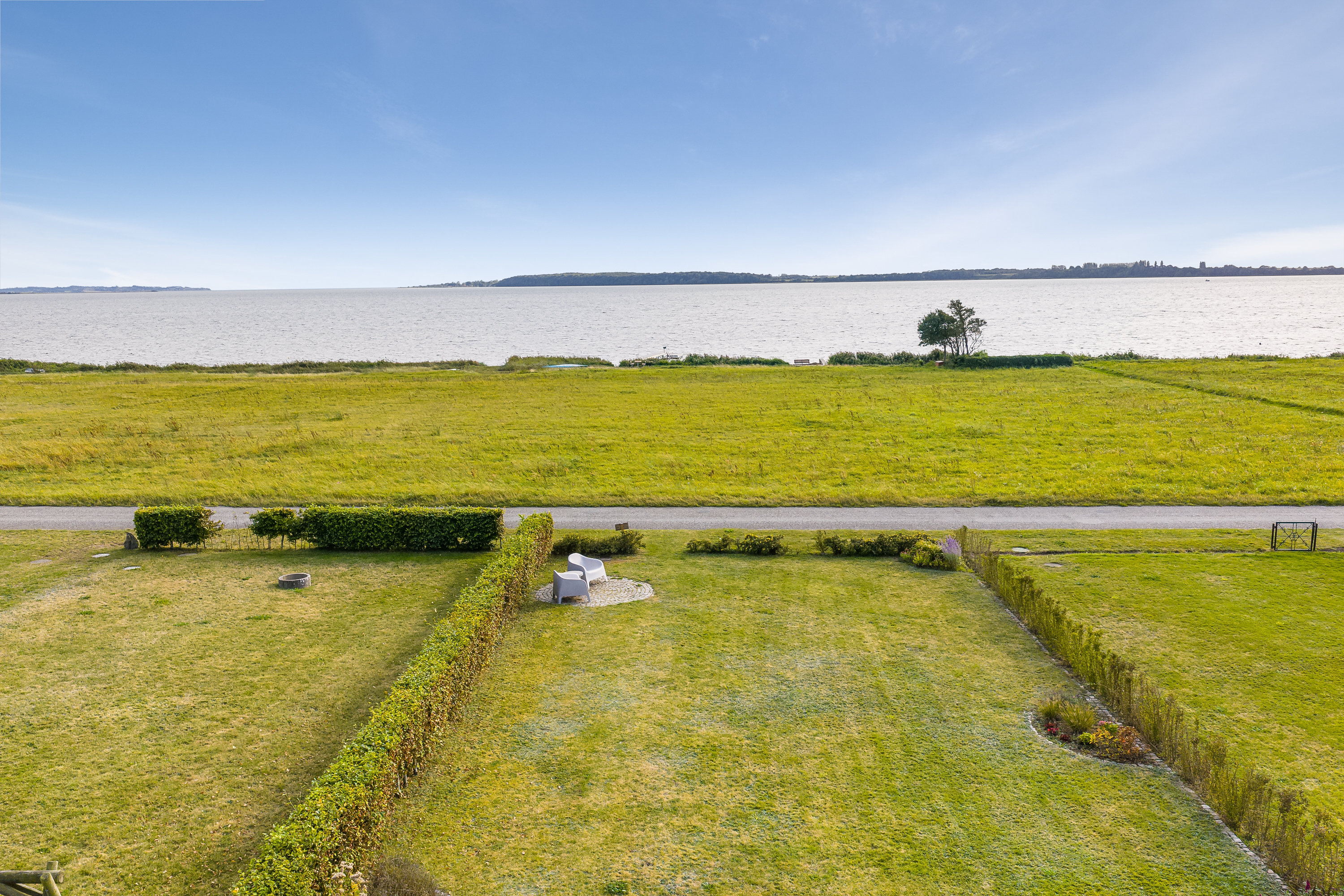 Miniaturebillede 1: forhave. Billede af Skovkrogen 36, Skovkrogen, 5683 Haarby