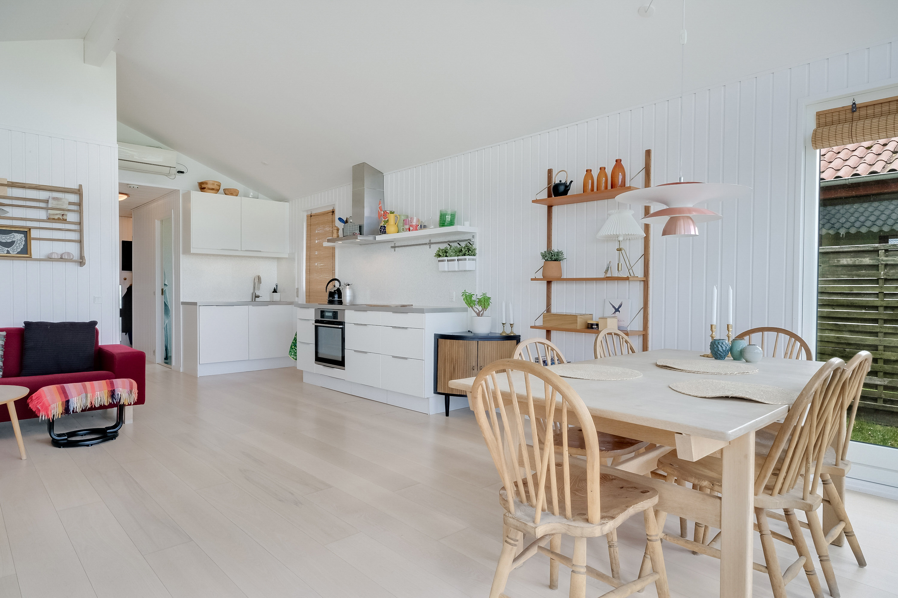 Fremhævet stue billede i fuldskærmstilstand. Billede af Skovkrogen 36, Skovkrogen, 5683 Haarby