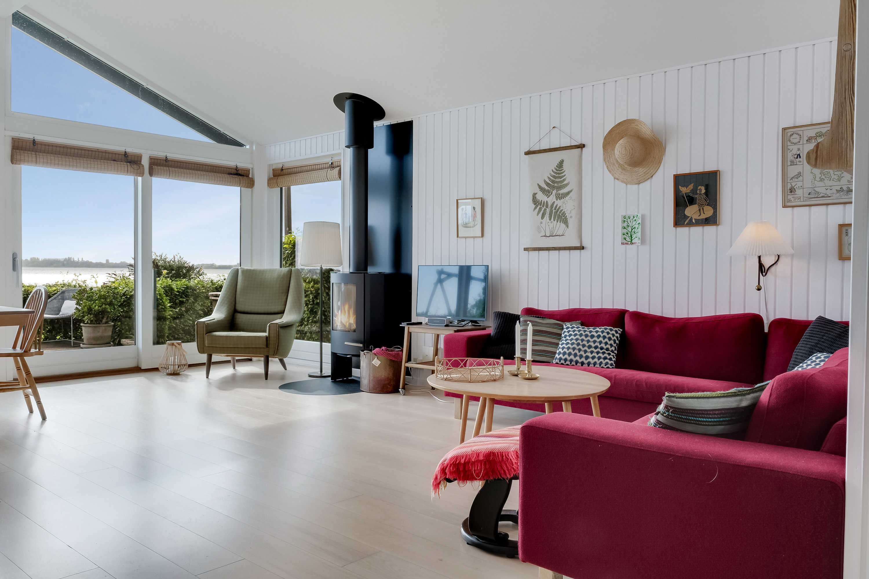 Fremhævet stue billede i fuldskærmstilstand. Billede af Skovkrogen 36, Skovkrogen, 5683 Haarby