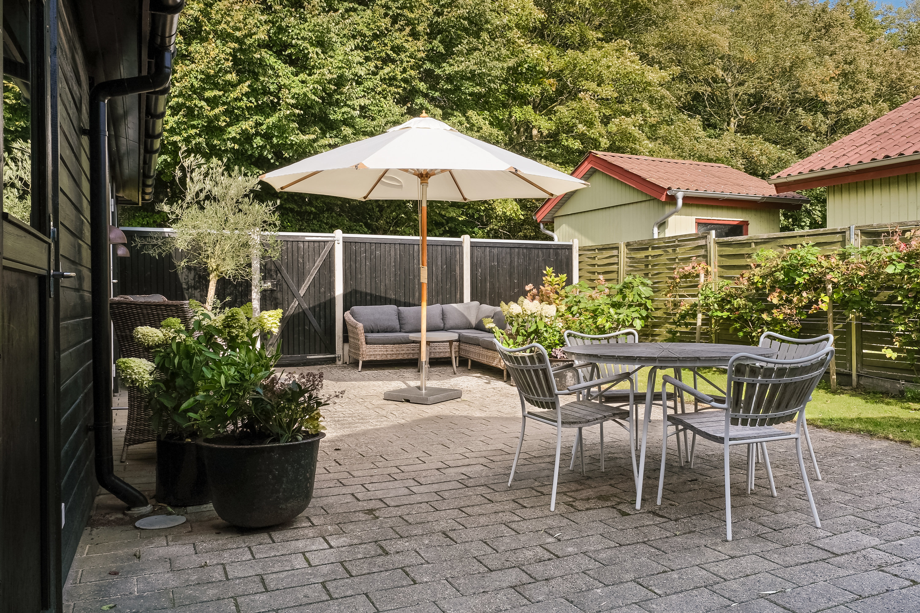 Fremhævet terrasse billede i fuldskærmstilstand. Billede af Skovkrogen 36, Skovkrogen, 5683 Haarby