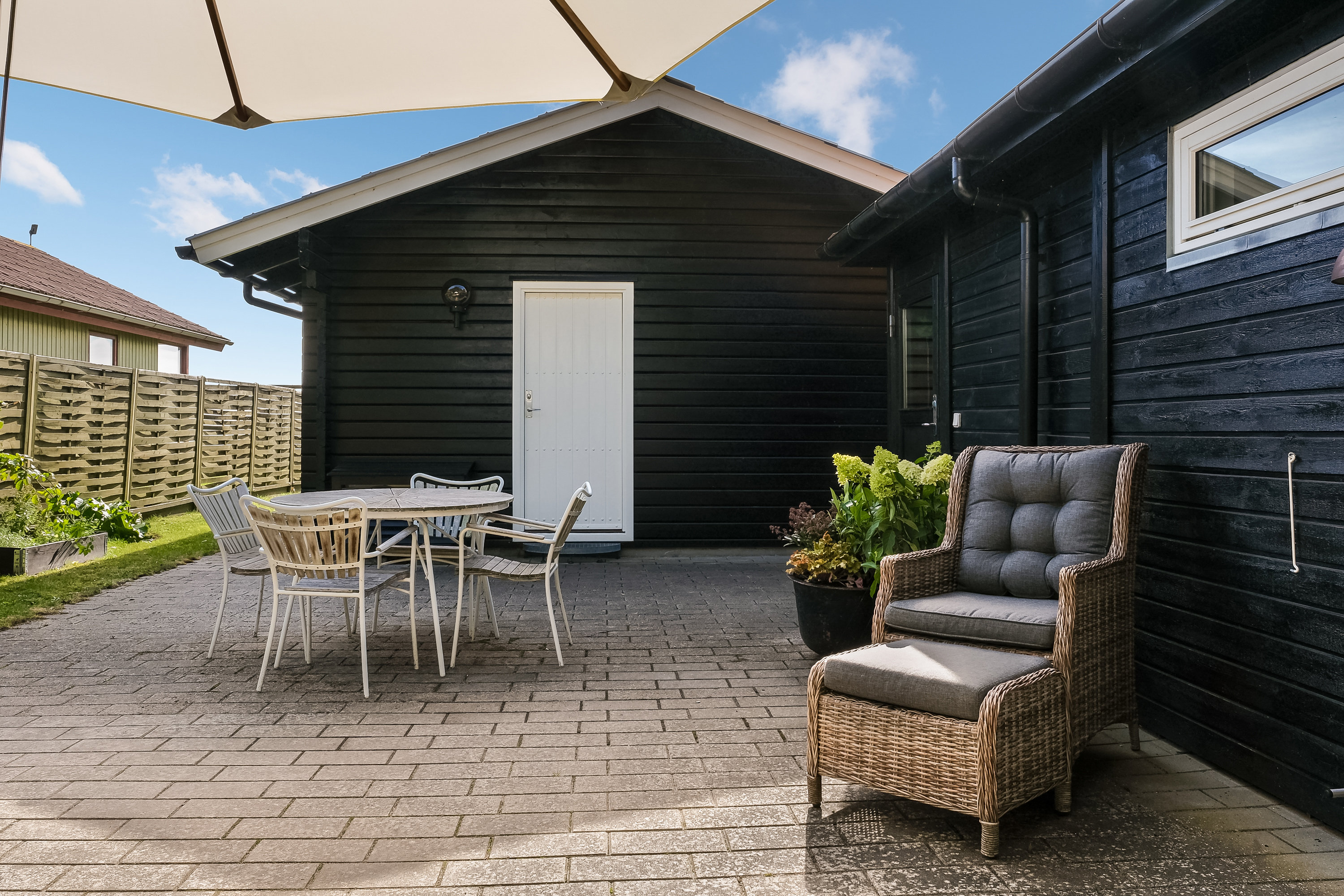 Fremhævet terrasse billede i fuldskærmstilstand. Billede af Skovkrogen 36, Skovkrogen, 5683 Haarby