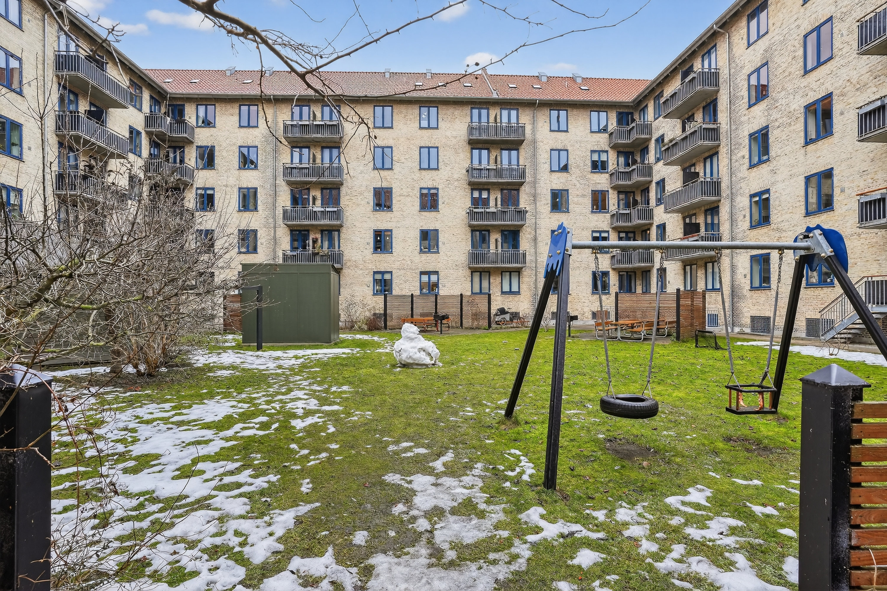 Fremhævet gårdmiljø billede i fuldskærmstilstand. Billede af Lauravej 1, 1. th., 2500 Valby