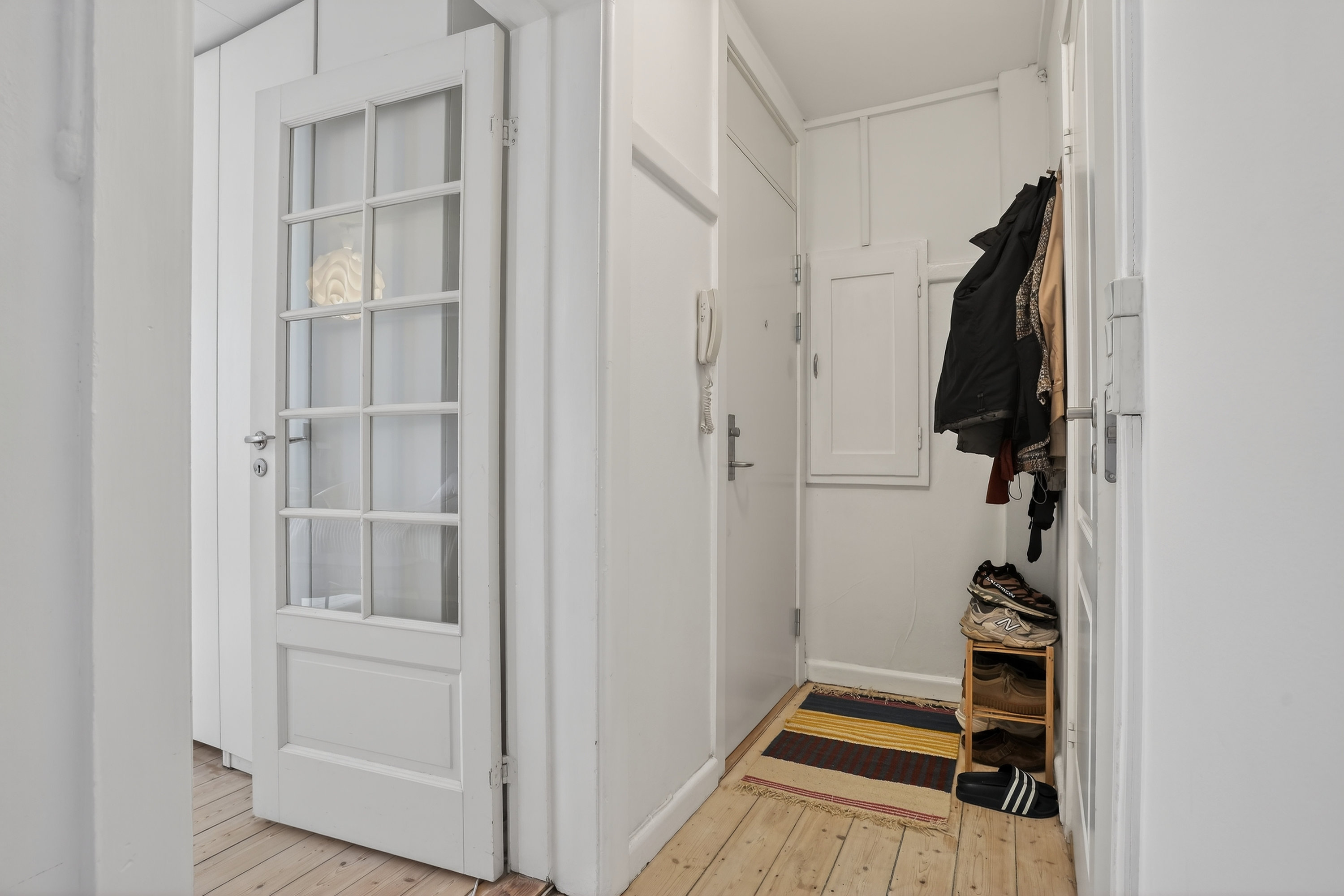 Fremhævet entré billede i fuldskærmstilstand. Billede af Lauravej 1, 1. th., 2500 Valby