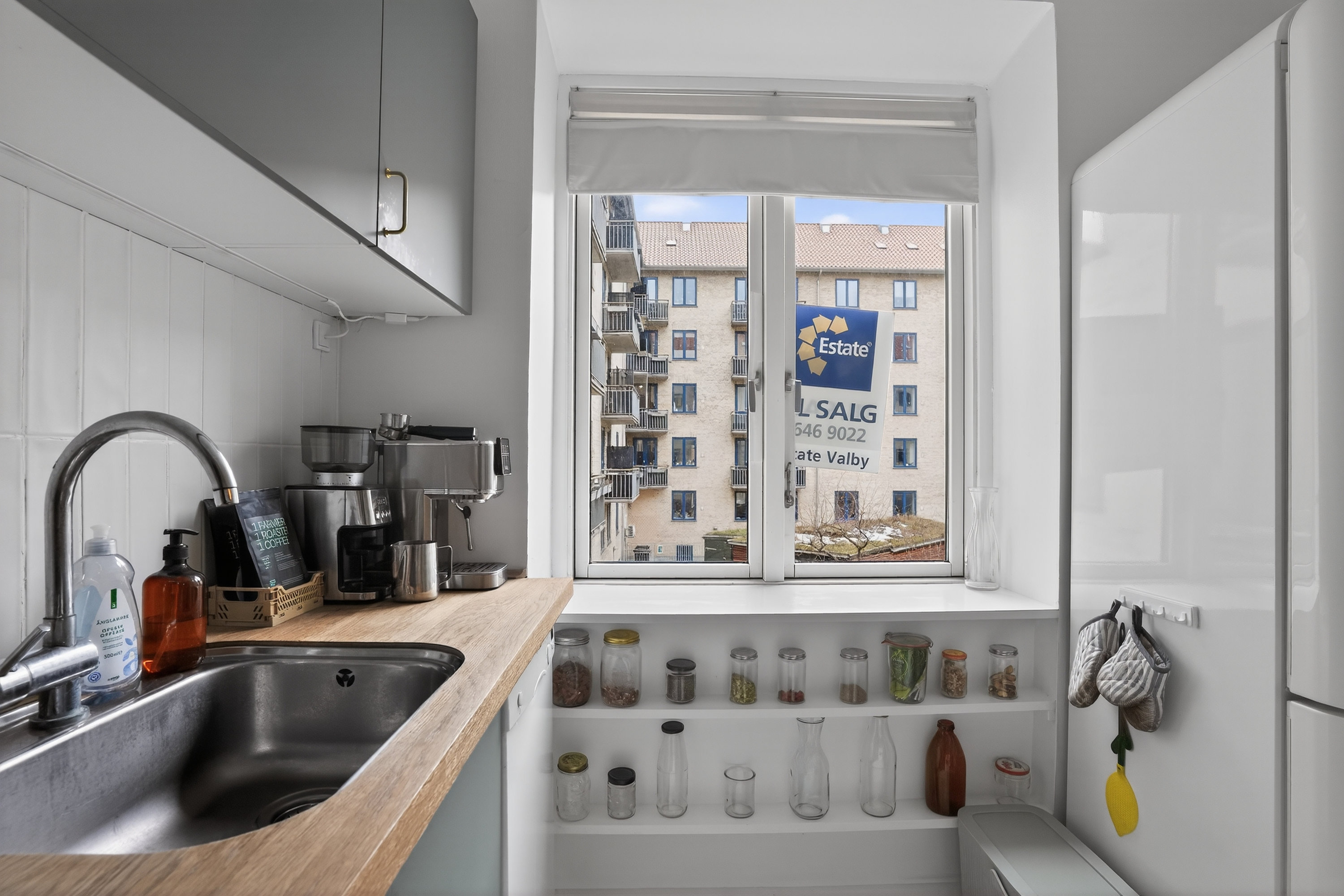 Fremhævet køkken billede i fuldskærmstilstand. Billede af Lauravej 1, 1. th., 2500 Valby