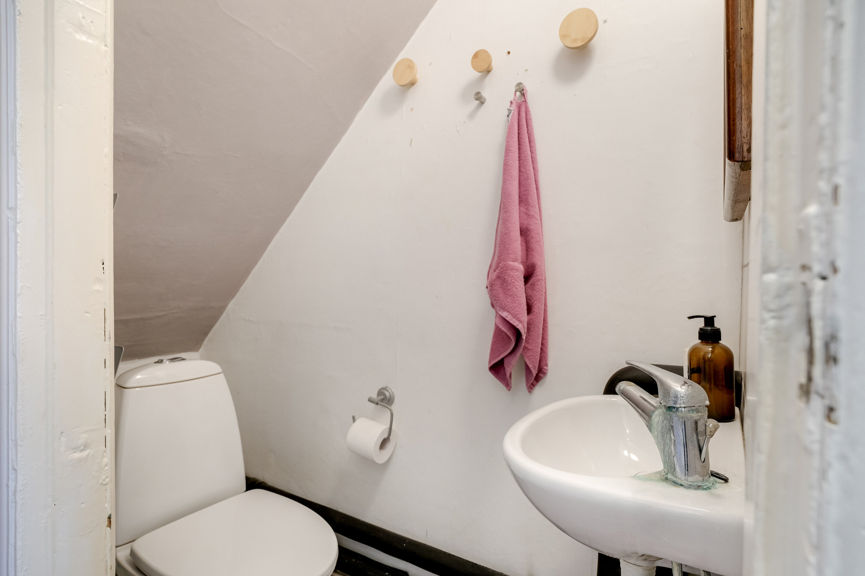 Fremhævet wc billede i fuldskærmstilstand. Billede af Skippergade 10, 5800 Nyborg