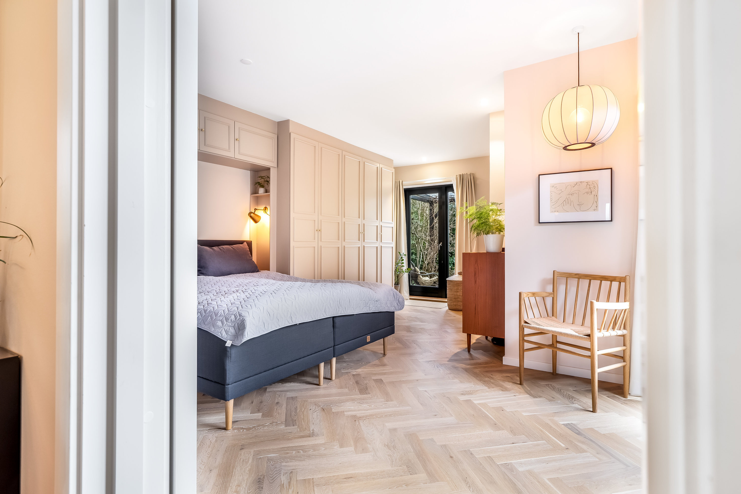 Fremhævet soveværelse billede i fuldskærmstilstand. Billede af Hummeltoftevej 107, 2830 Virum