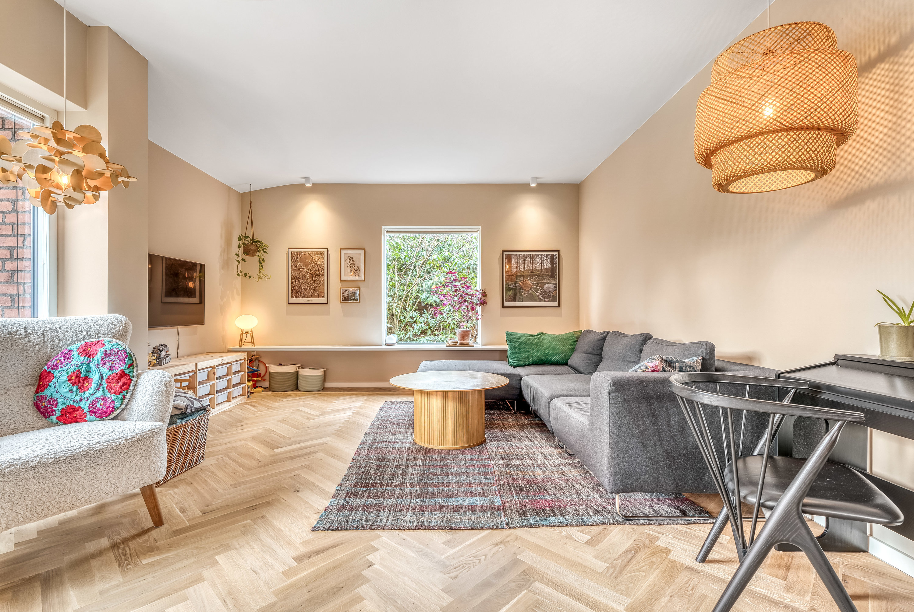 Fremhævet stue billede i fuldskærmstilstand. Billede af Hummeltoftevej 107, 2830 Virum