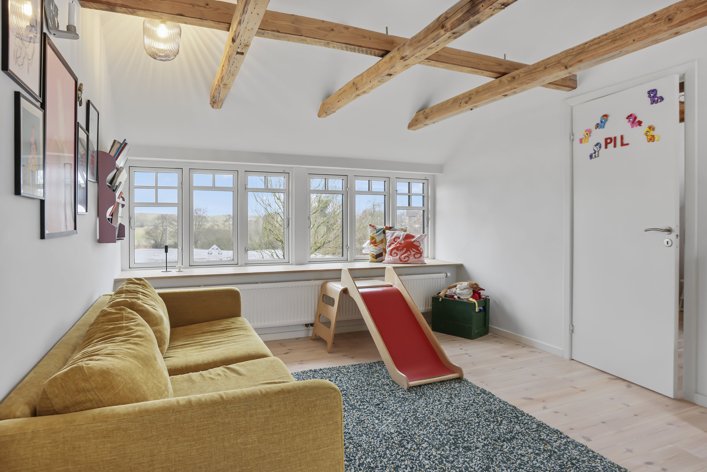 Fremhævet stue billede i fuldskærmstilstand. Billede af Fårupvej 26, 8840 Rødkærsbro