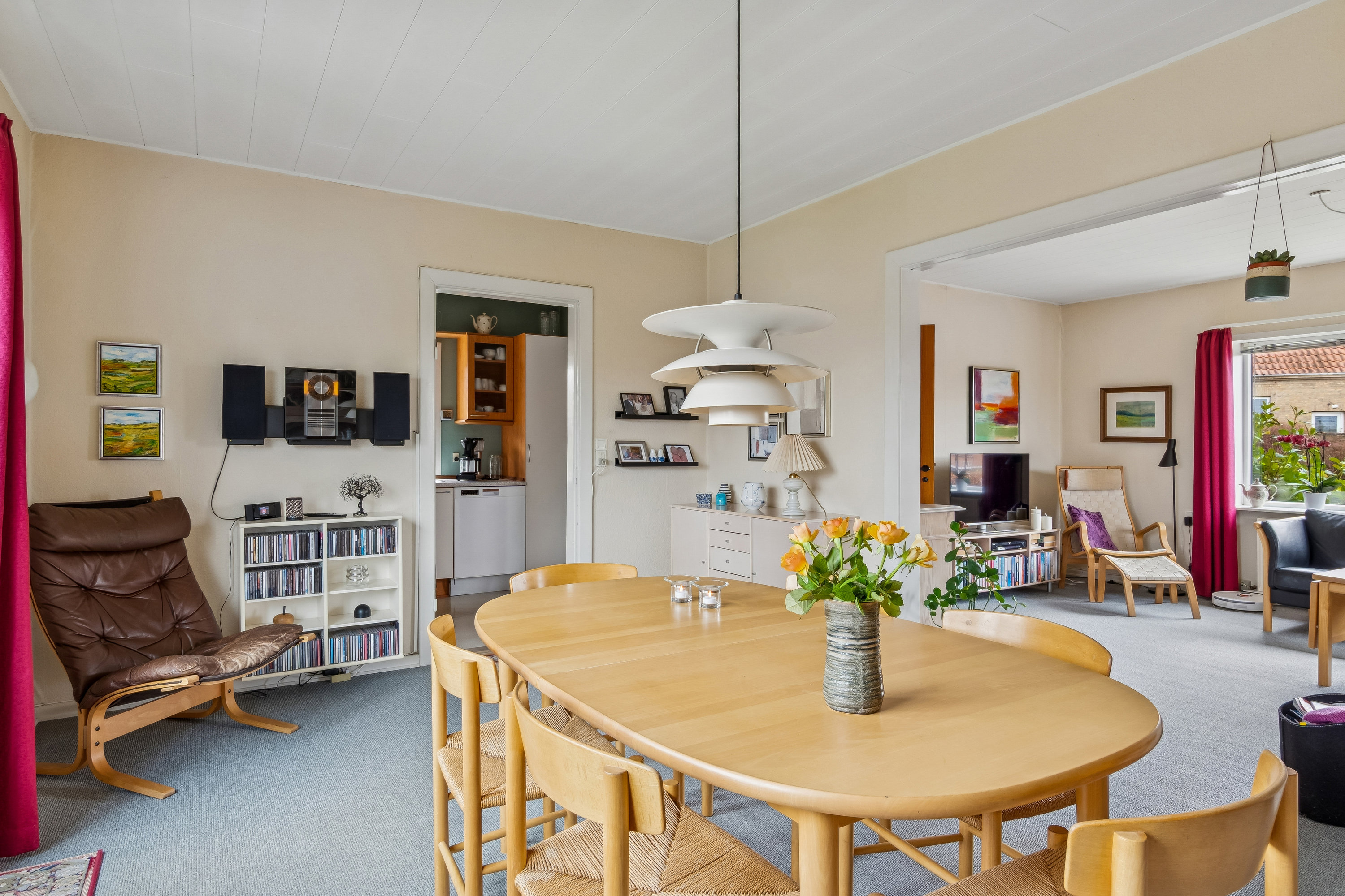 Fremhævet stue billede i fuldskærmstilstand. Billede af Solbakken 4, 6300 Gråsten