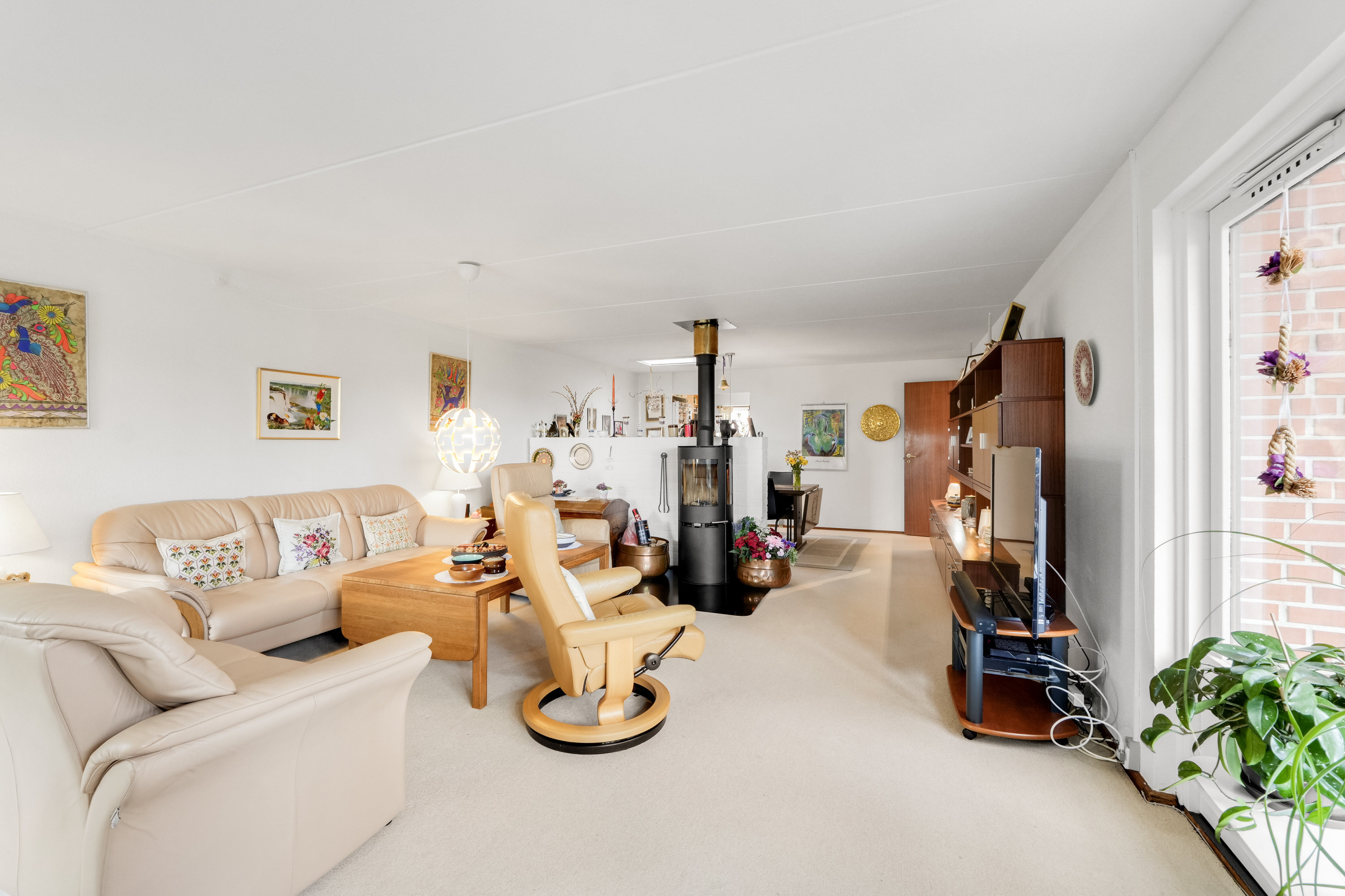 Fremhævet stue billede i fuldskærmstilstand. Billede af Fyrrelunden 105, 2635 Ishøj