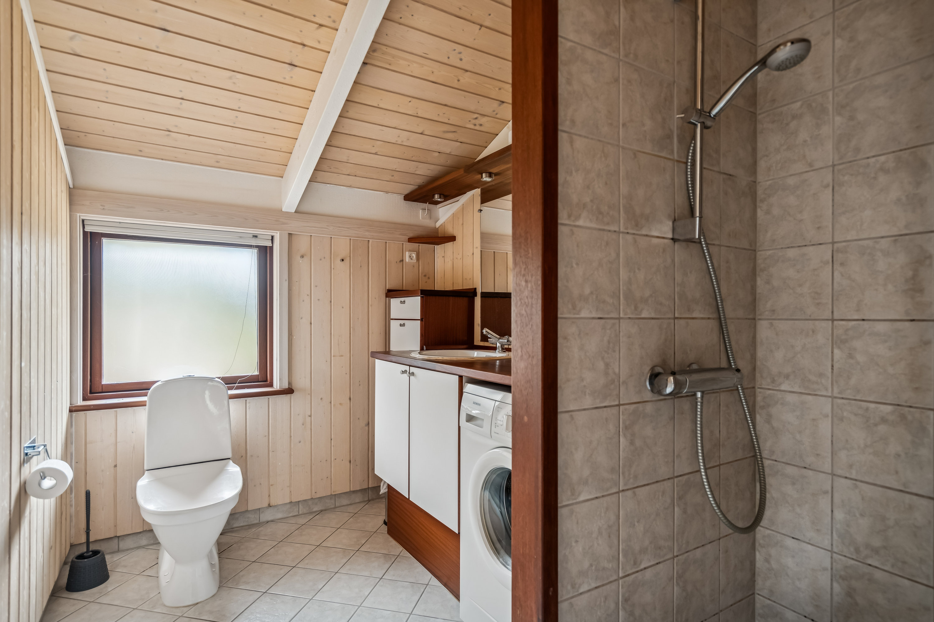 Fremhævet badeværelse billede i fuldskærmstilstand. Billede af Banstensvejen 98, Østerby, 9940 Læsø