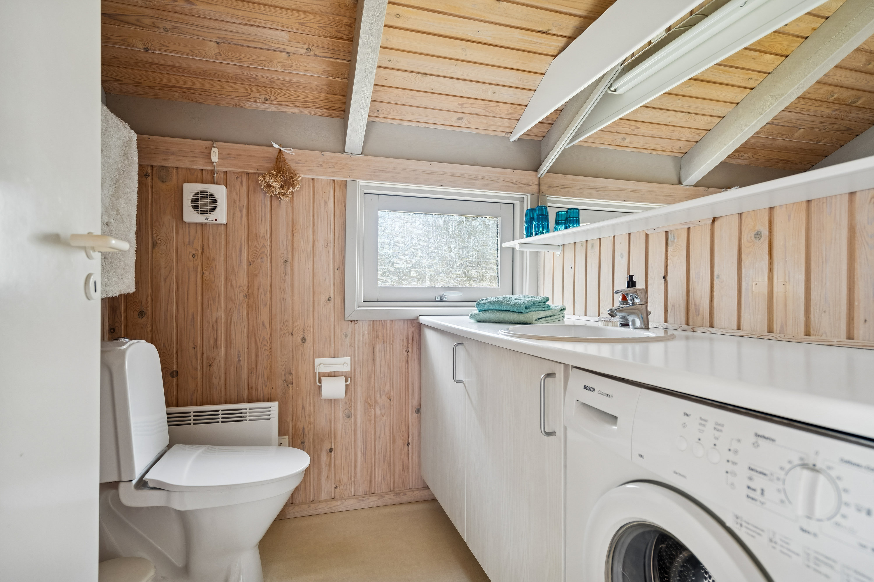 Fremhævet badeværelse billede i fuldskærmstilstand. Billede af Banstensvejen 110, Østerby, 9940 Læsø