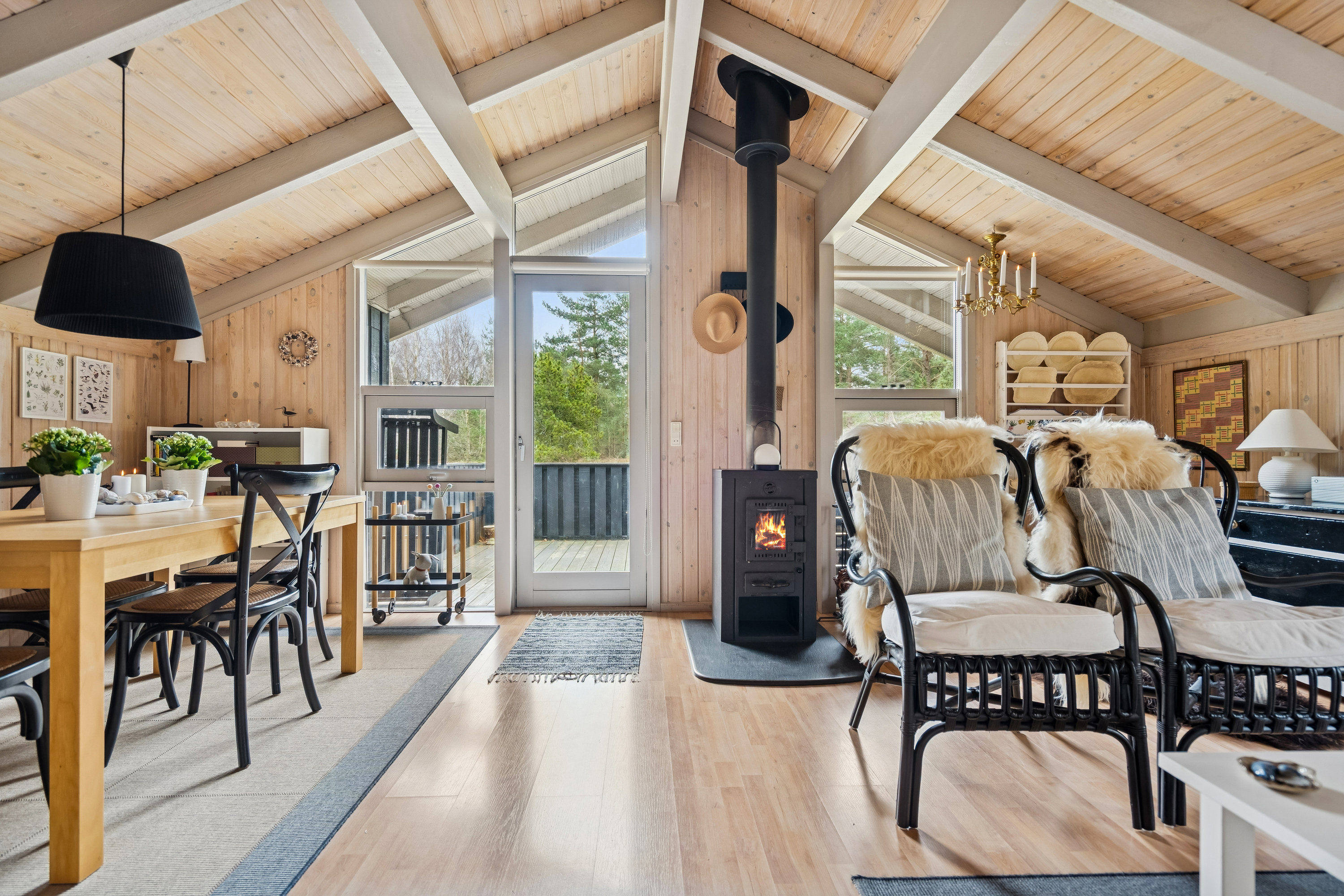 Fremhævet stue billede i fuldskærmstilstand. Billede af Banstensvejen 110, Østerby, 9940 Læsø