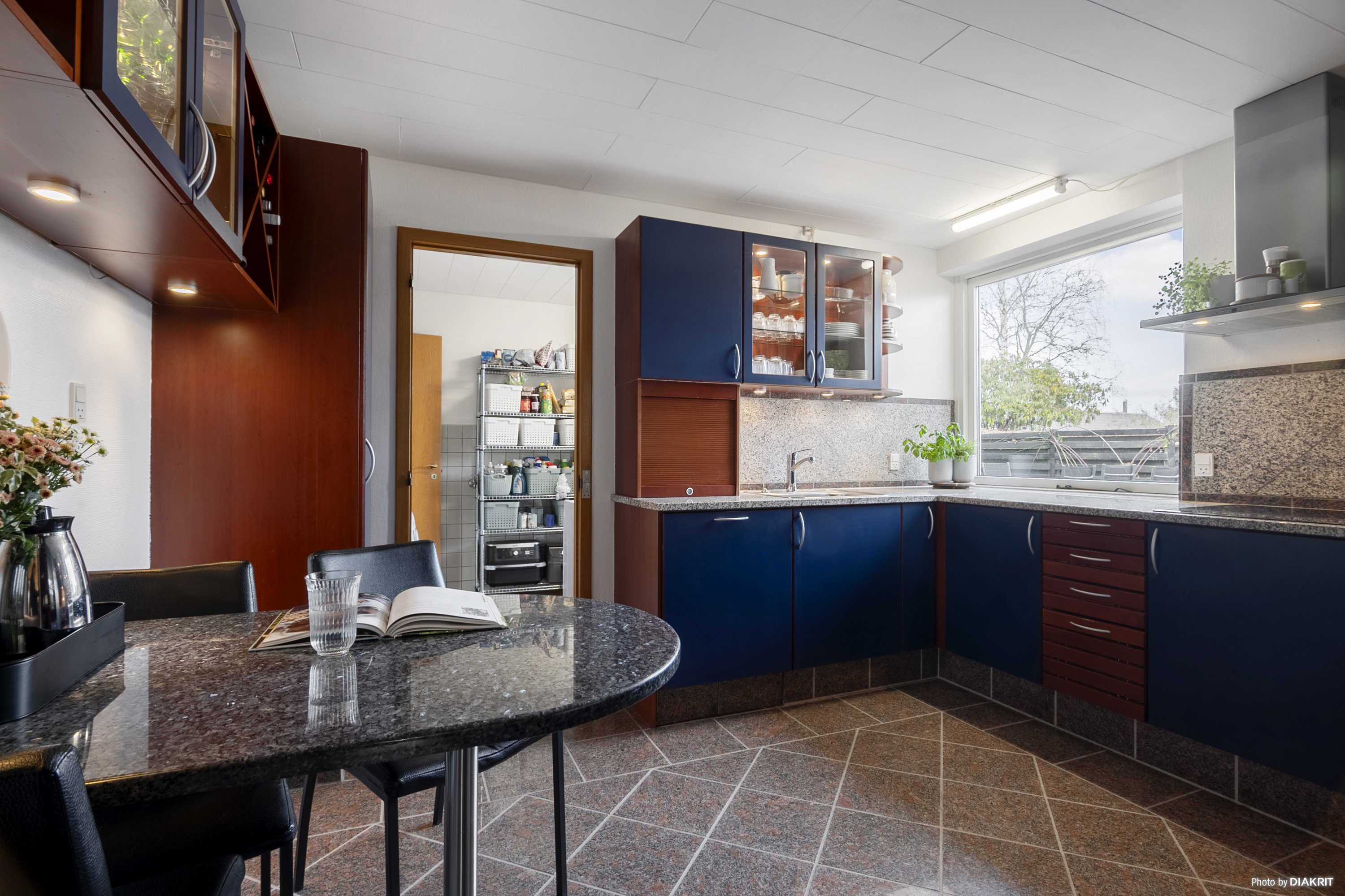 Fremhævet køkken billede i fuldskærmstilstand. Billede af Skovbovej 40, 4632 Bjæverskov