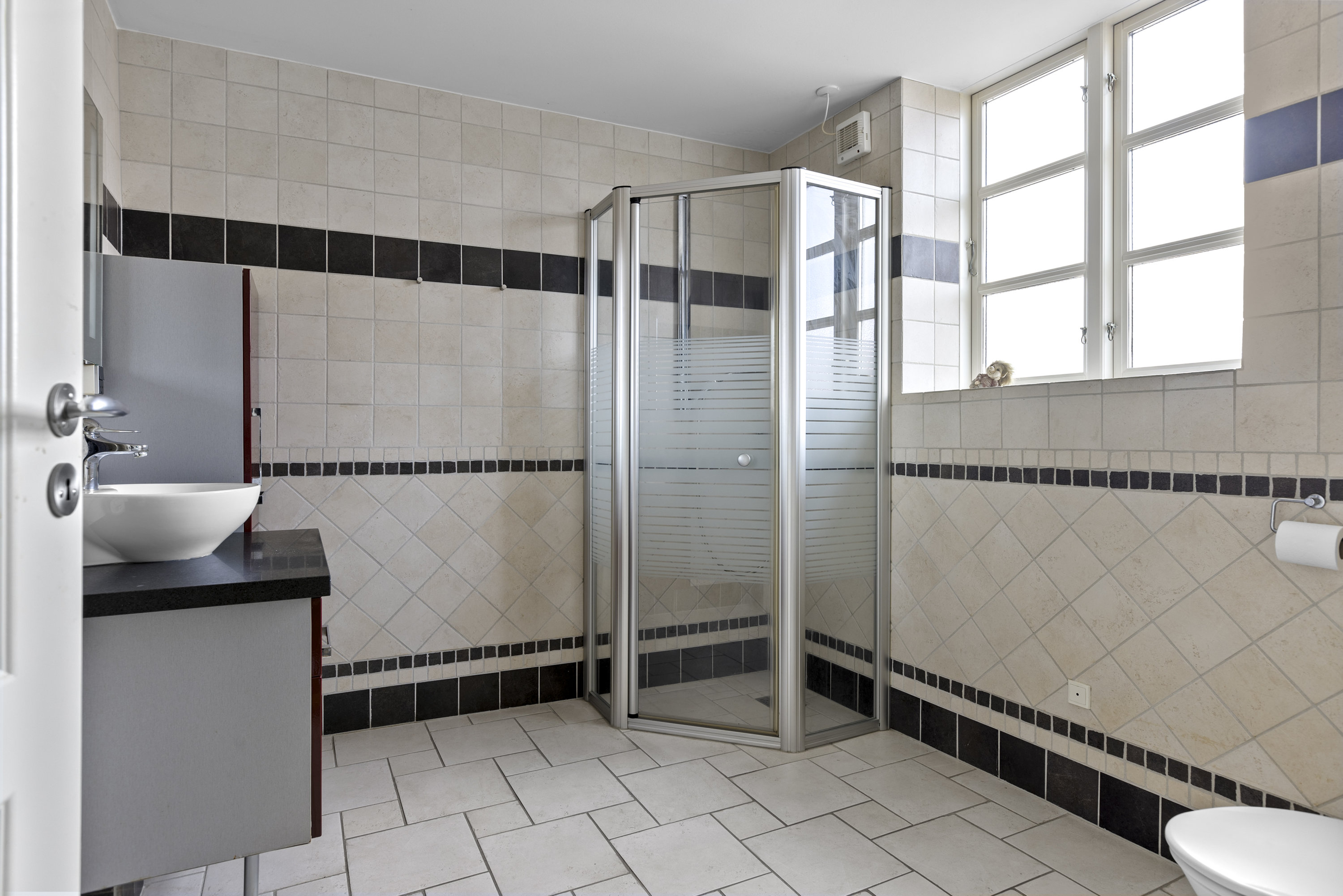 Fremhævet badeværelse billede i fuldskærmstilstand. Billede af Slottensgade 18, 4220 Korsør