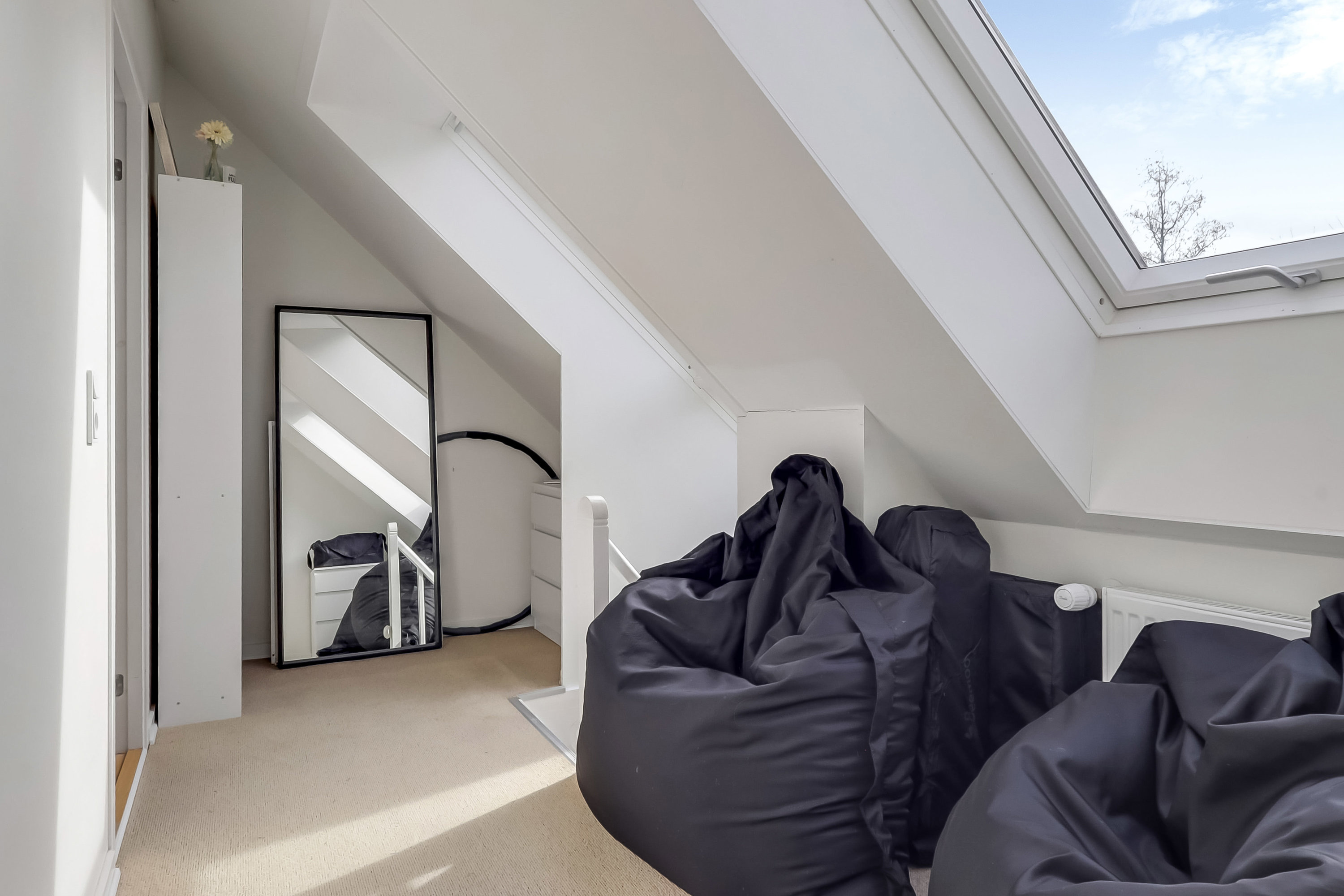 Fremhævet stue billede i fuldskærmstilstand. Billede af Kirkestien 3, 5856 Ryslinge