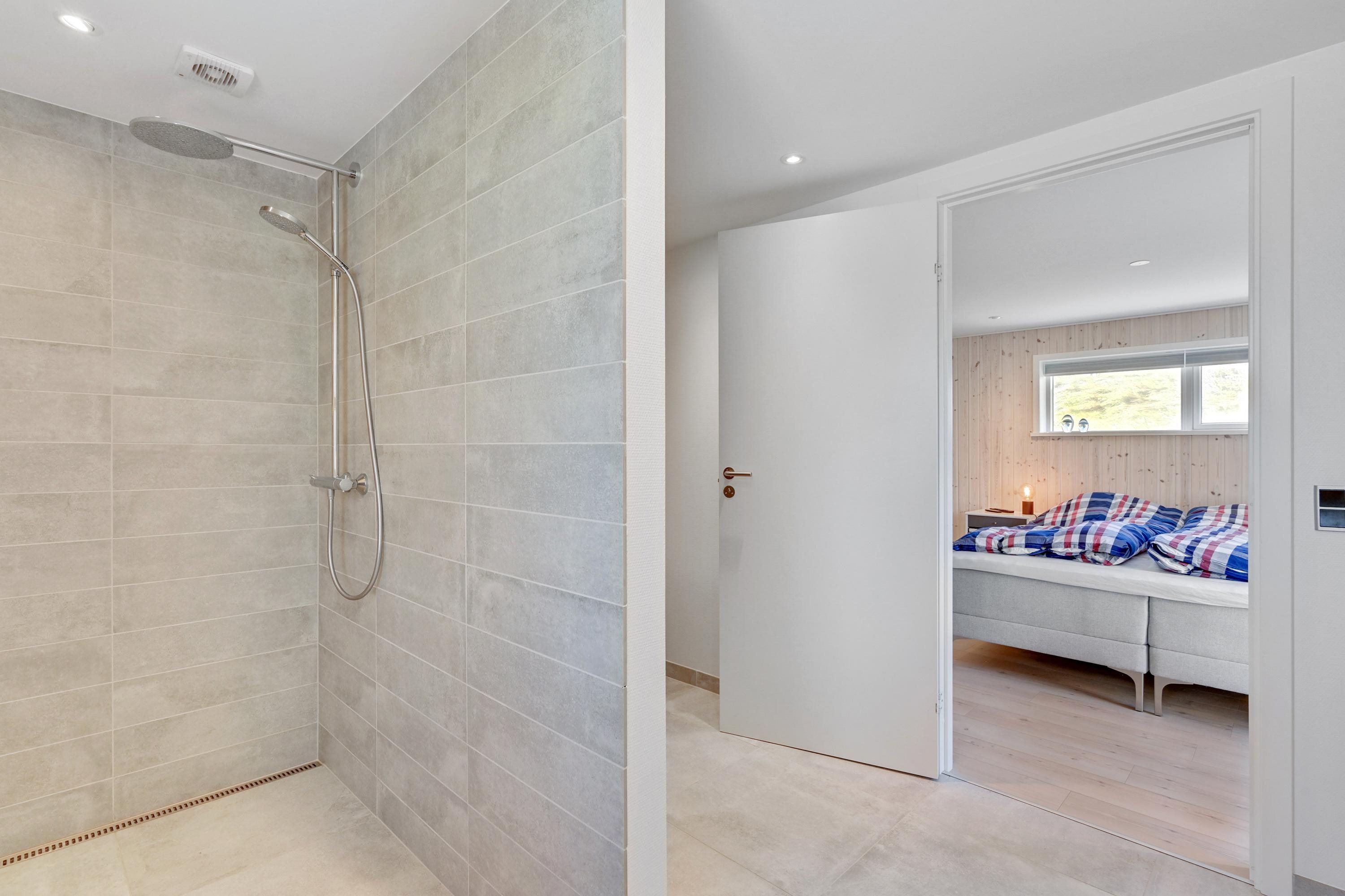 Fremhævet badeværelse billede i fuldskærmstilstand. Billede af Lodbergsvej 125, Søndervig, 6950 Ringkøbing