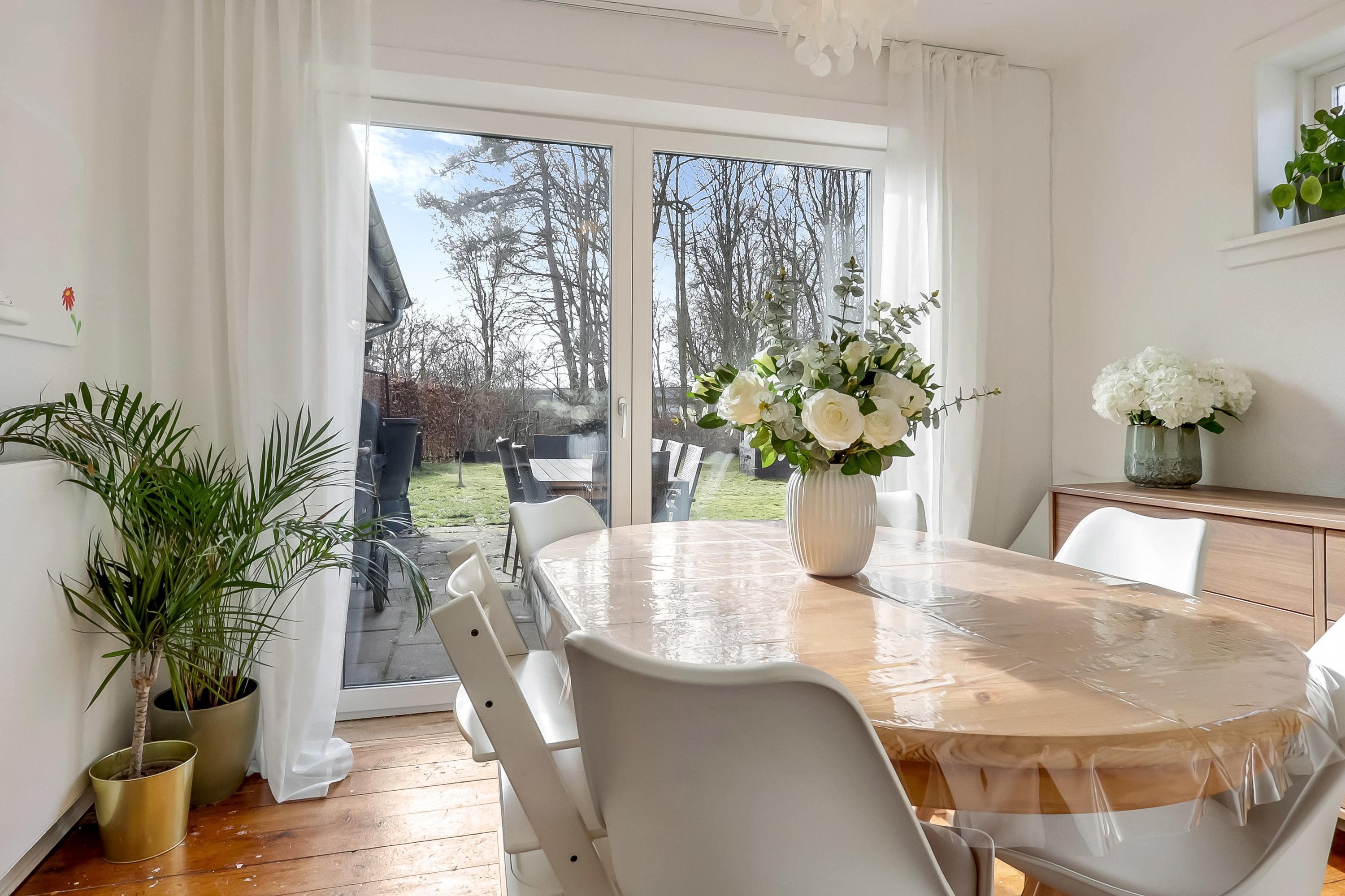 Fremhævet stue billede i fuldskærmstilstand. Billede af Kirkestien 3, 5856 Ryslinge