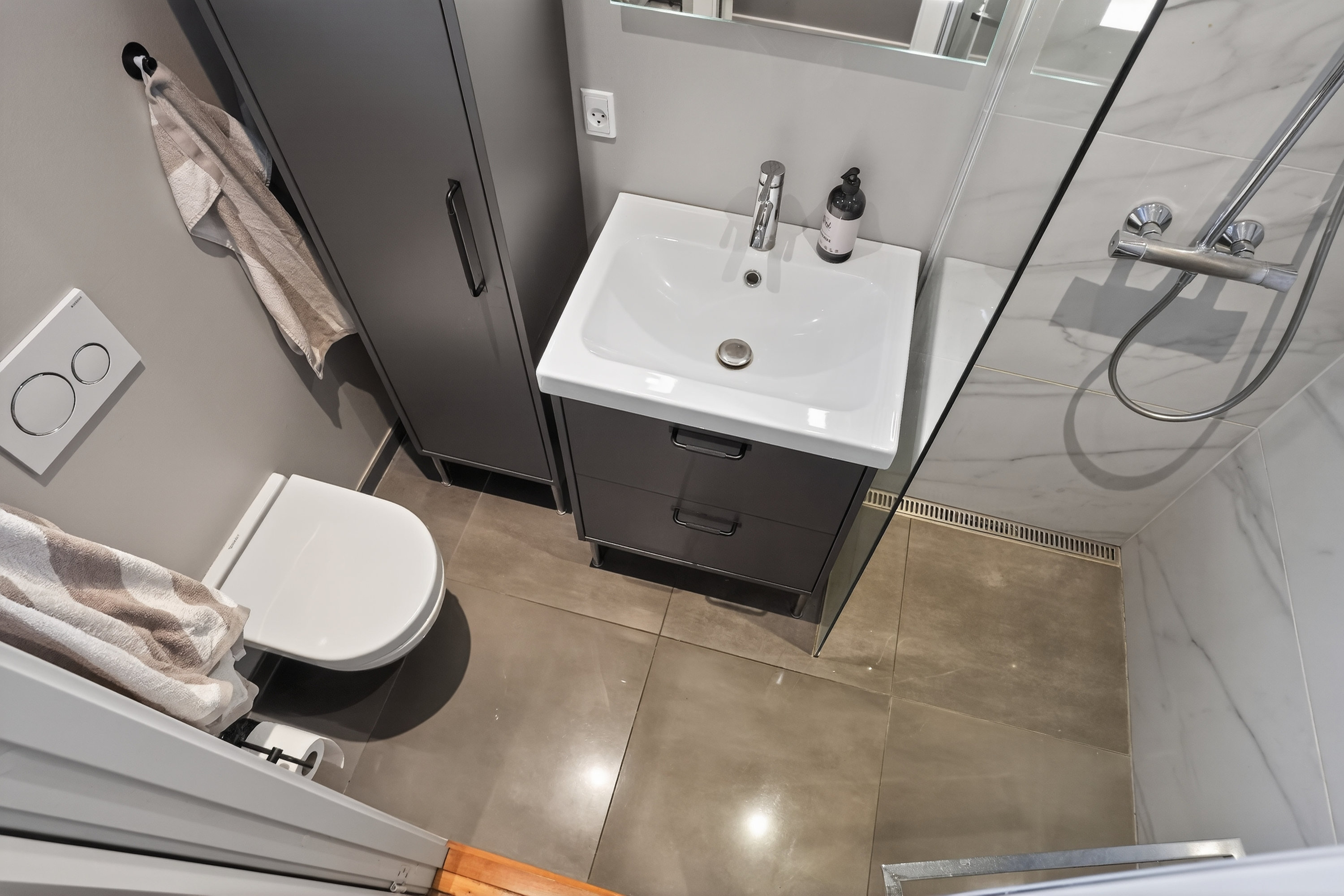 Fremhævet badeværelse billede i fuldskærmstilstand. Billede af Vesterbrogade 192, 1. 1., 1800 Frederiksberg C