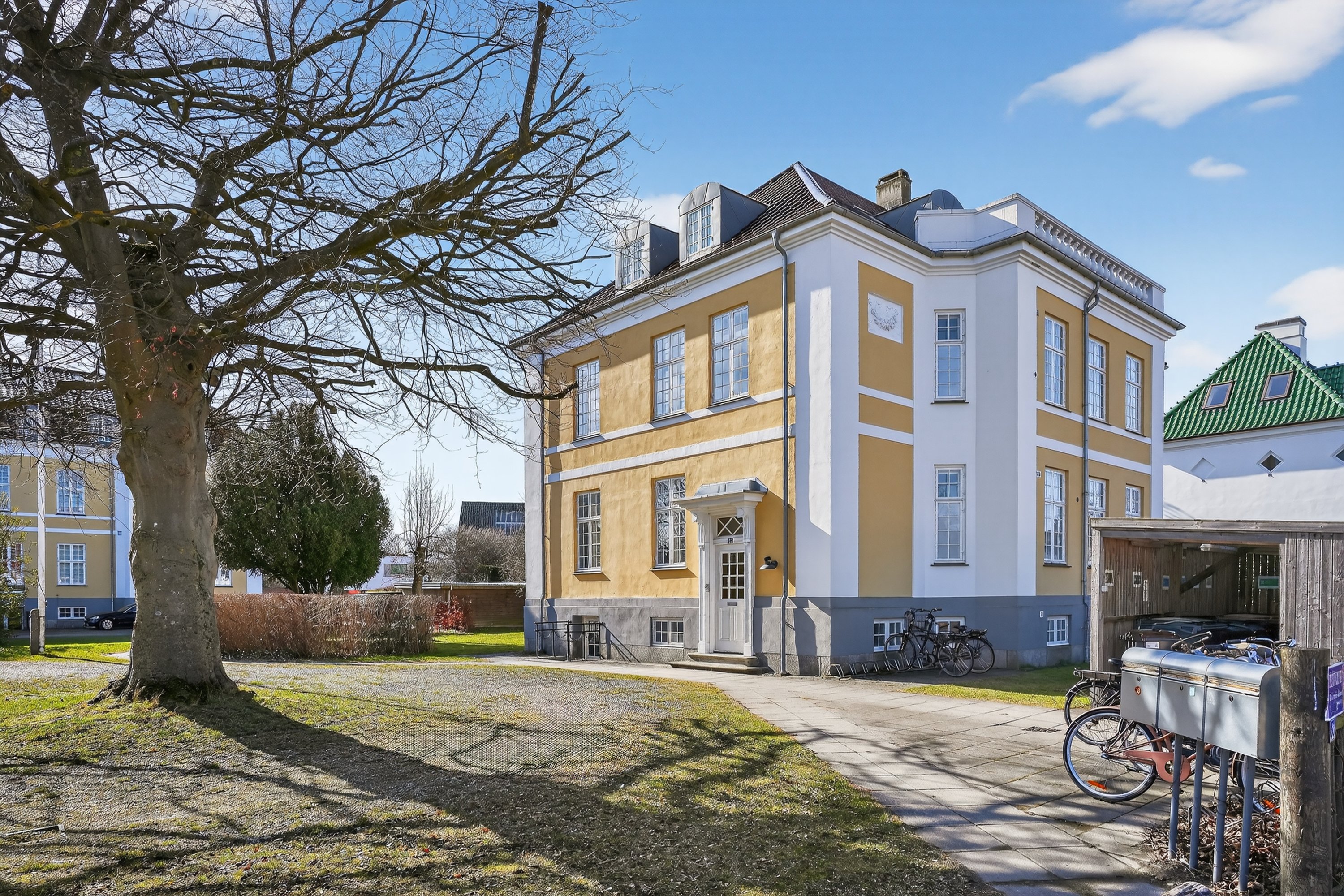 Fremhævet ejendommen billede i fuldskærmstilstand. Billede af Strandagervej 24, 2900 Hellerup