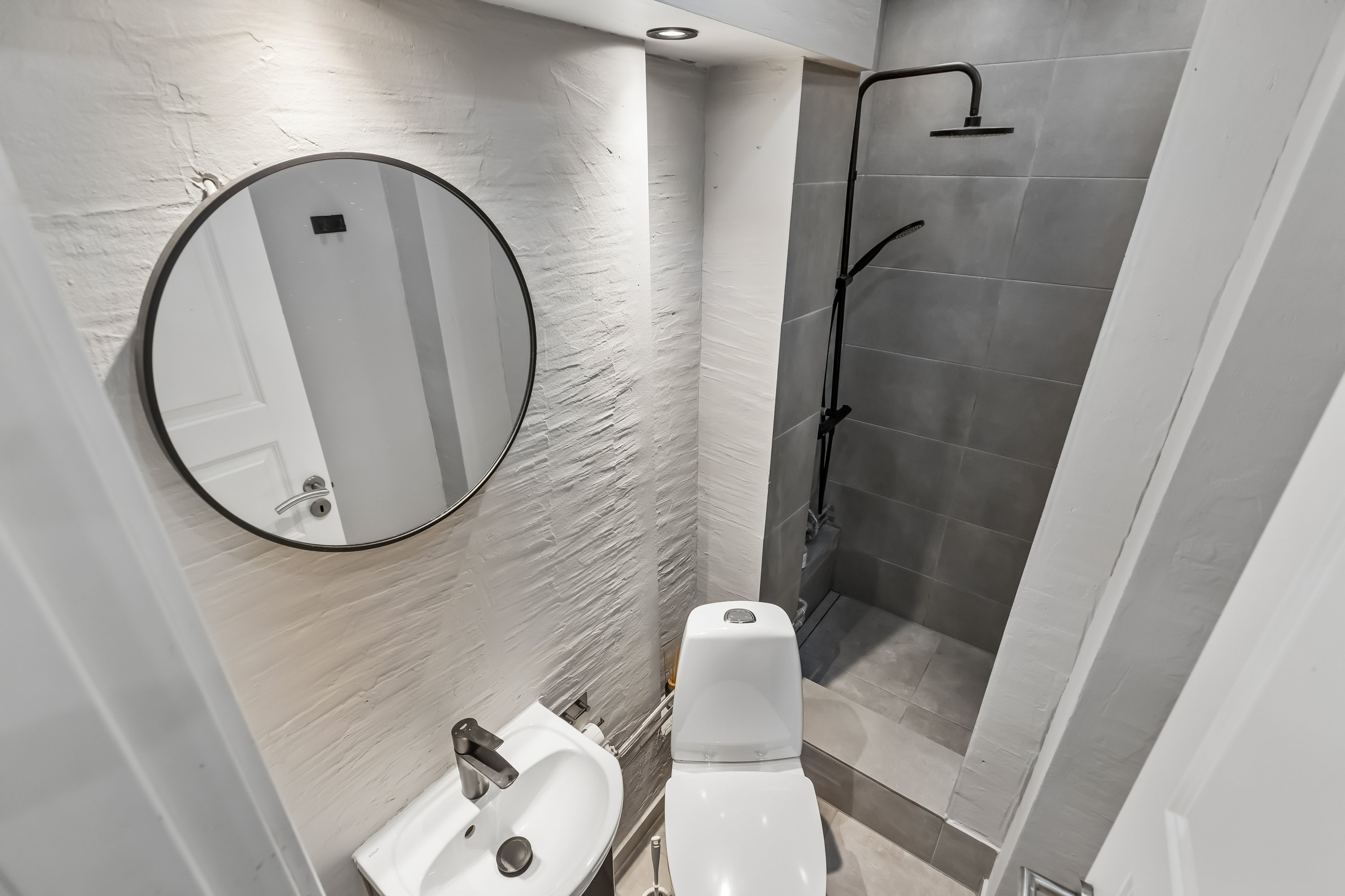 Fremhævet badeværelse billede i fuldskærmstilstand. Billede af Amager Landevej 49, 1. th., 2770 Kastrup