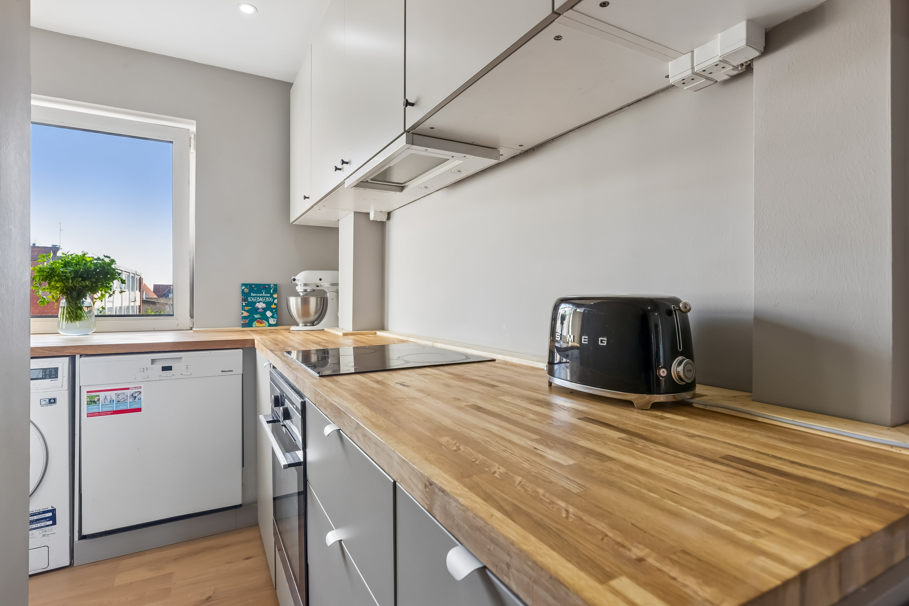 Fremhævet køkken billede i fuldskærmstilstand. Billede af Amager Landevej 49, 1. th., 2770 Kastrup