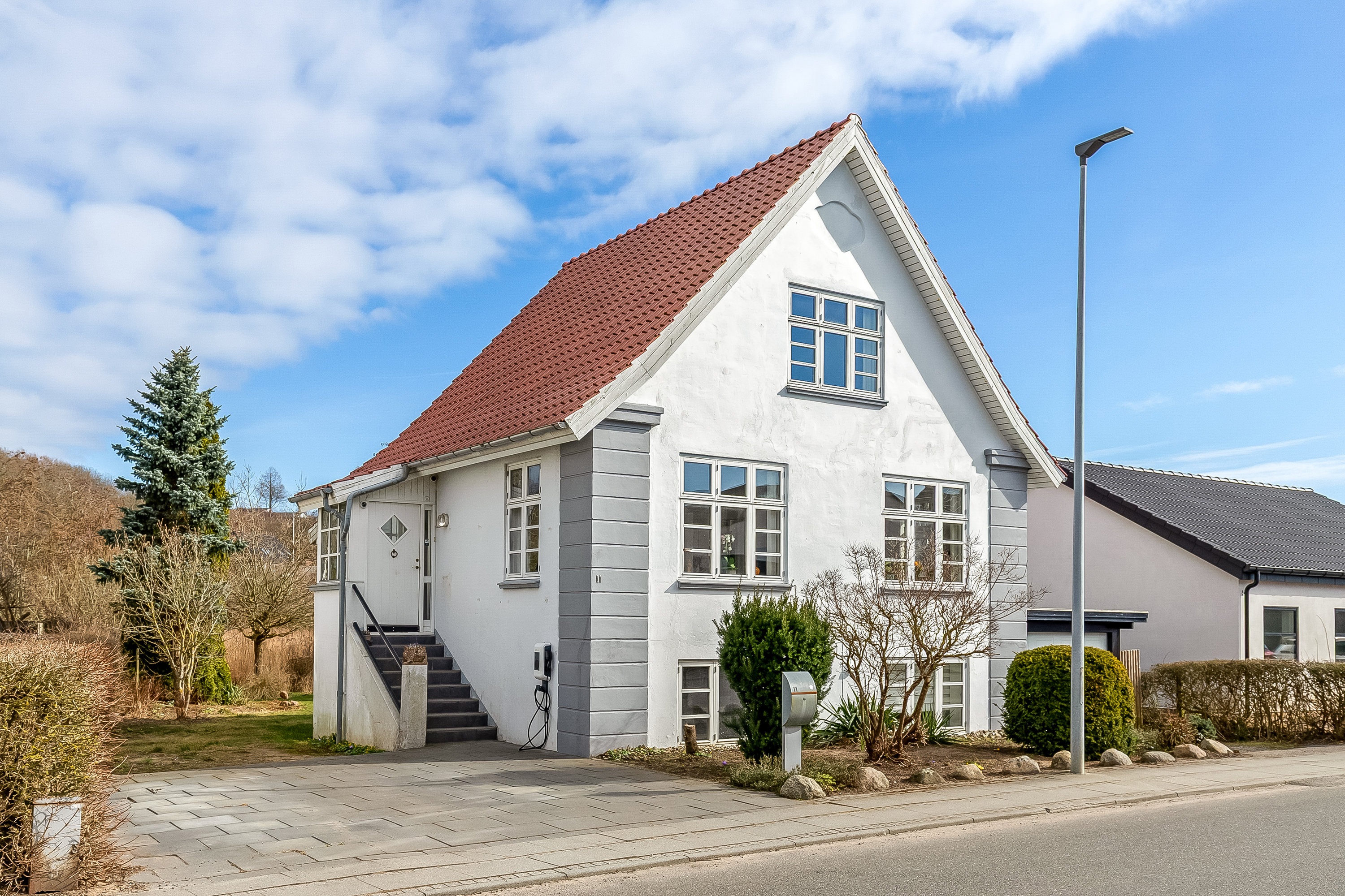 Villa: Ejendommen på Fjordvej 11, Strandhuse, 6000 Kolding