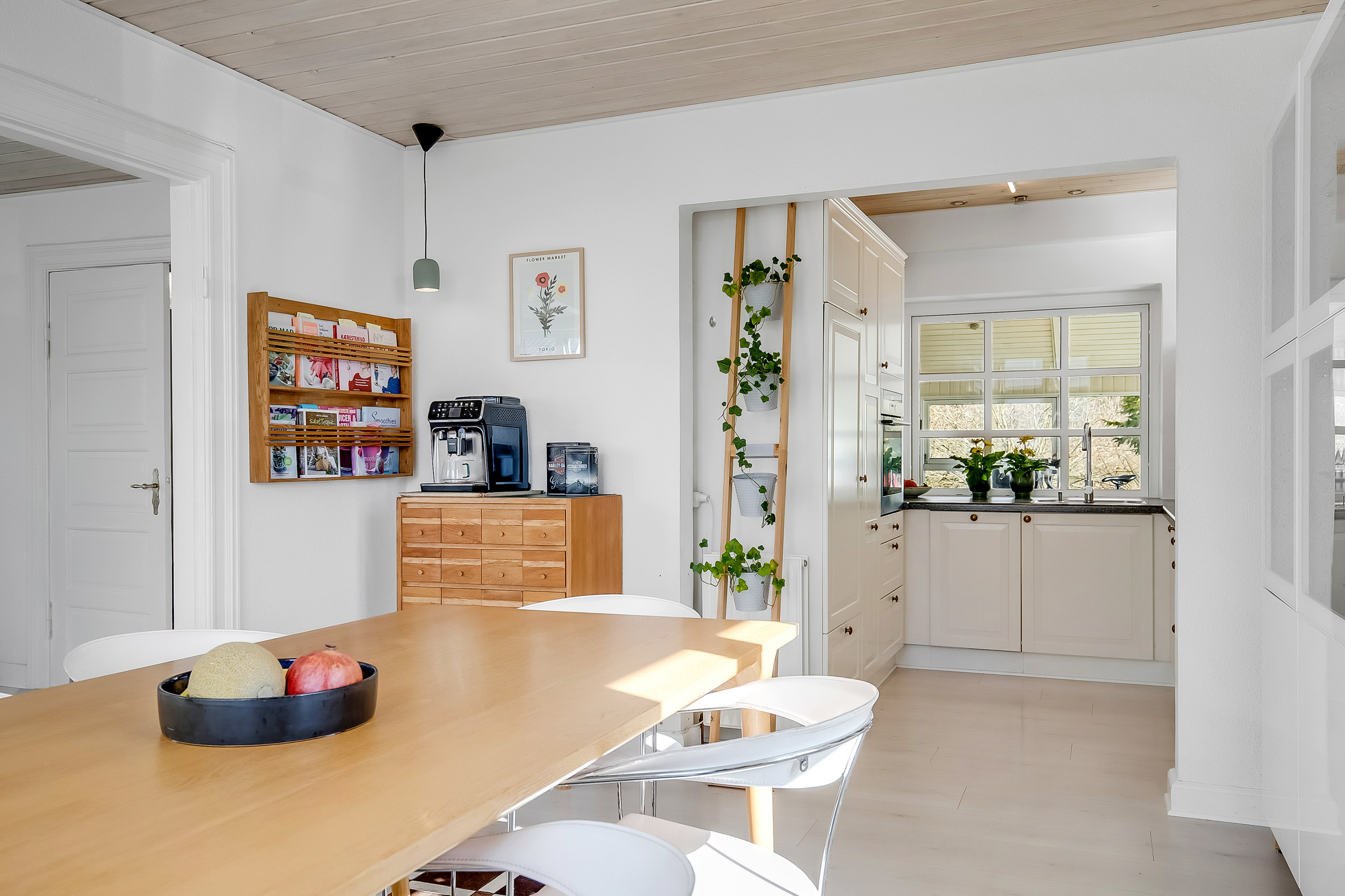 Fremhævet alrum billede i fuldskærmstilstand. Billede af Fjordvej 11, Strandhuse, 6000 Kolding