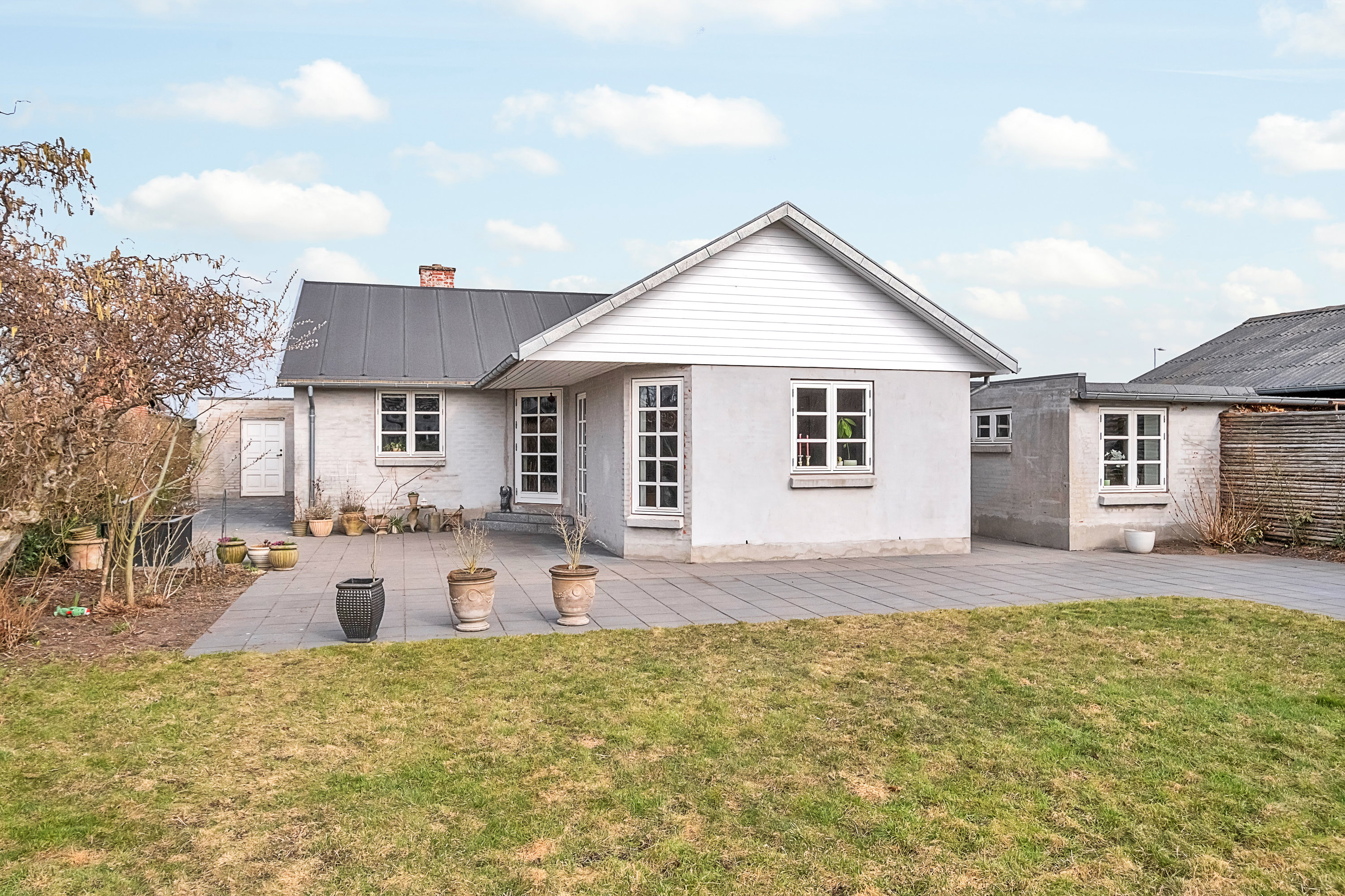 Fremhævet set fra haven billede i fuldskærmstilstand. Billede af Hedevej 53, 8240 Risskov