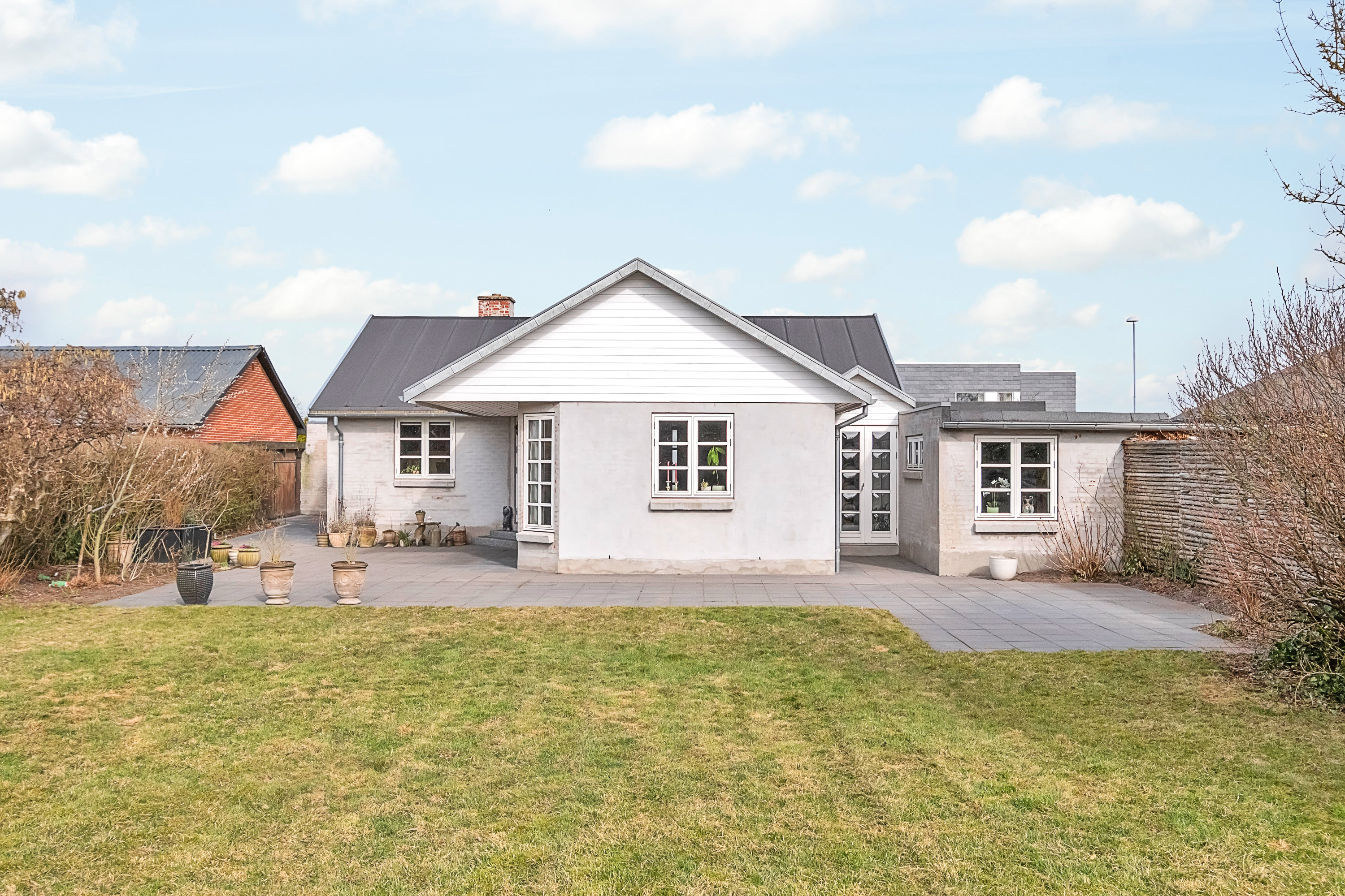 Fremhævet set fra haven billede i fuldskærmstilstand. Billede af Hedevej 53, 8240 Risskov