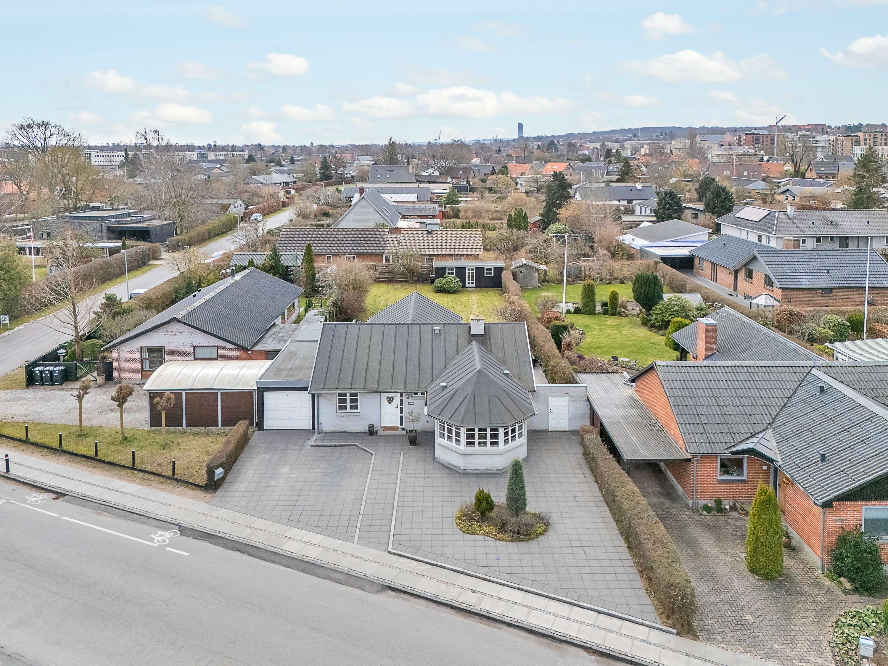 Fremhævet luftfoto billede i fuldskærmstilstand. Billede af Hedevej 53, 8240 Risskov