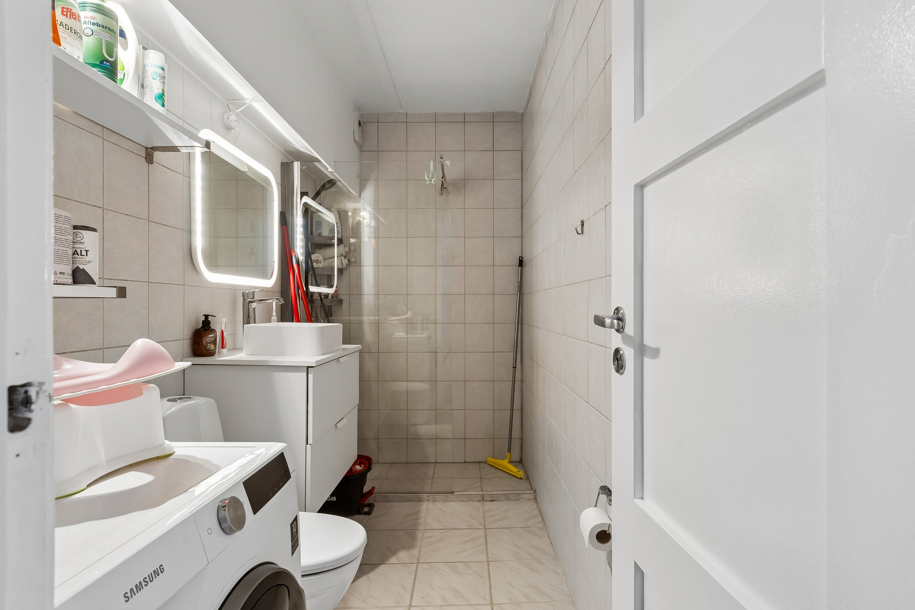 Fremhævet badeværelse billede i fuldskærmstilstand. Billede af Spaden D 4, 2. 1., Høje Taastrup, 2630 Taastrup