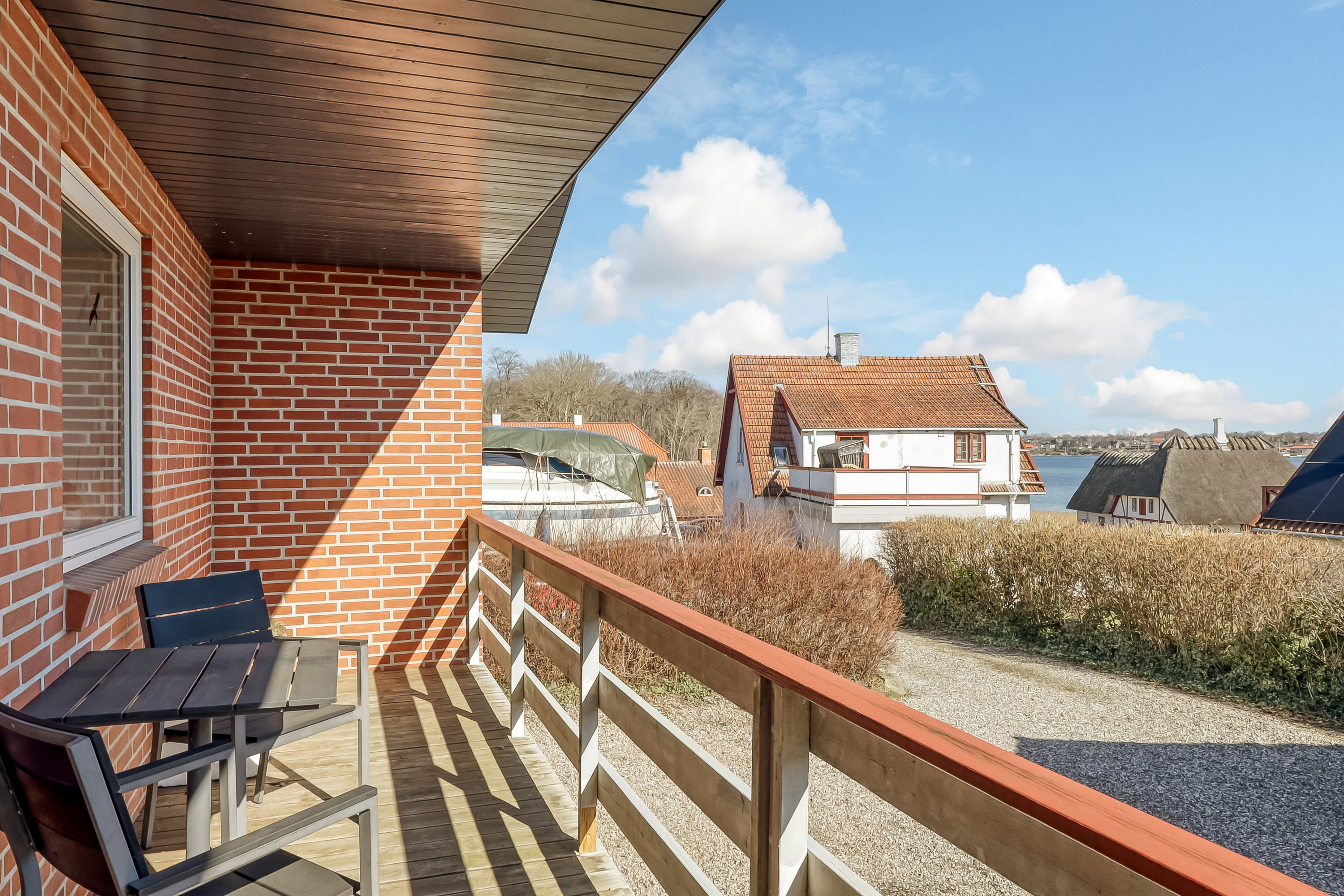 Fremhævet terrasse billede i fuldskærmstilstand. Billede af Strandgade 69, Tåsinge, 5700 Svendborg