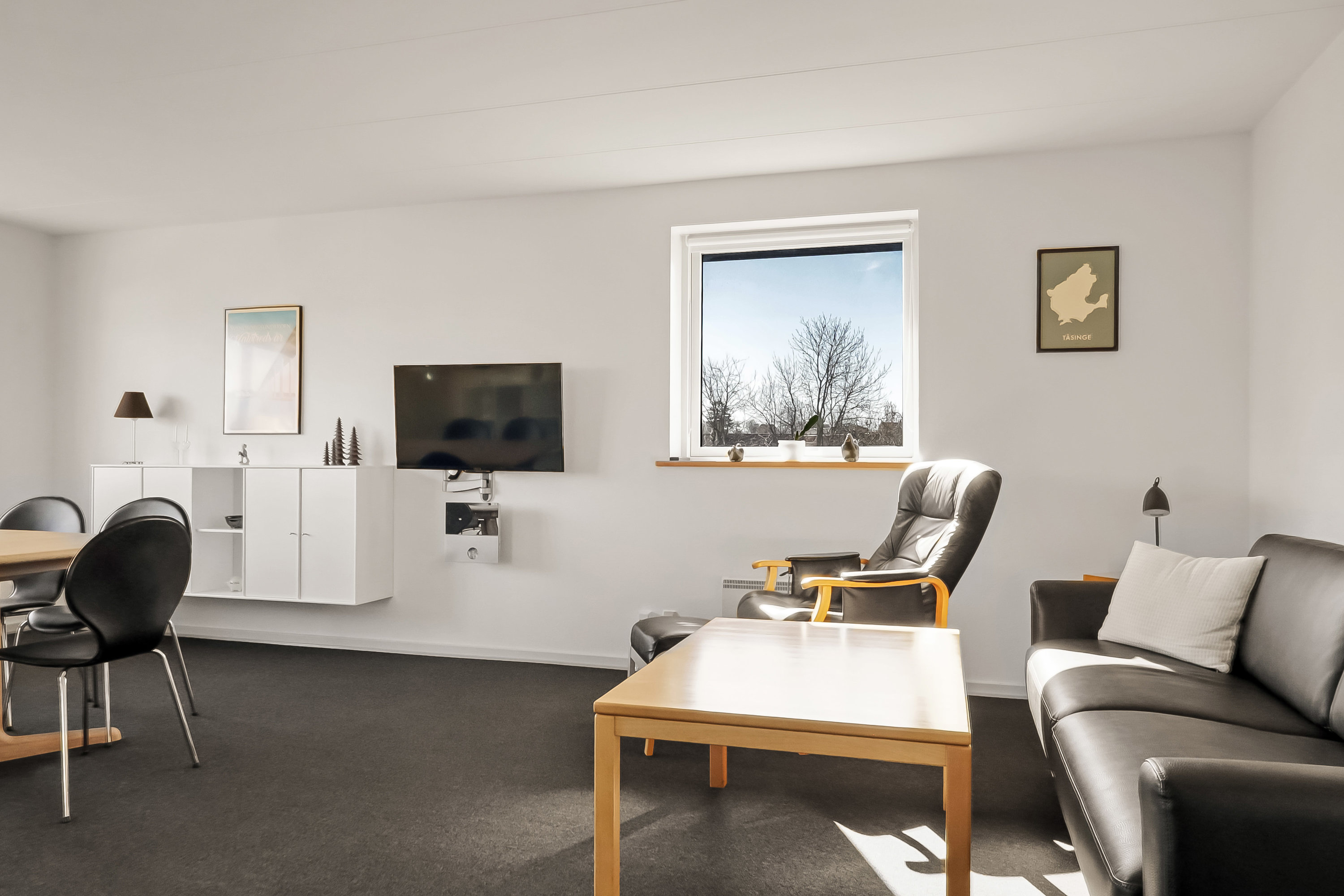 Fremhævet stue billede i fuldskærmstilstand. Billede af Strandgade 69, Tåsinge, 5700 Svendborg