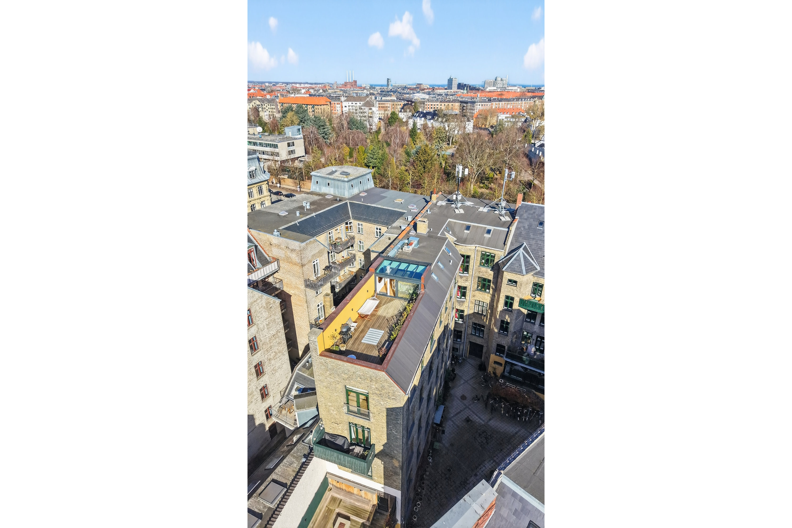 Miniaturebillede 1: luftfoto. Billede af Dag Hammarskjölds Allé 1B, 4., 2100 København Ø