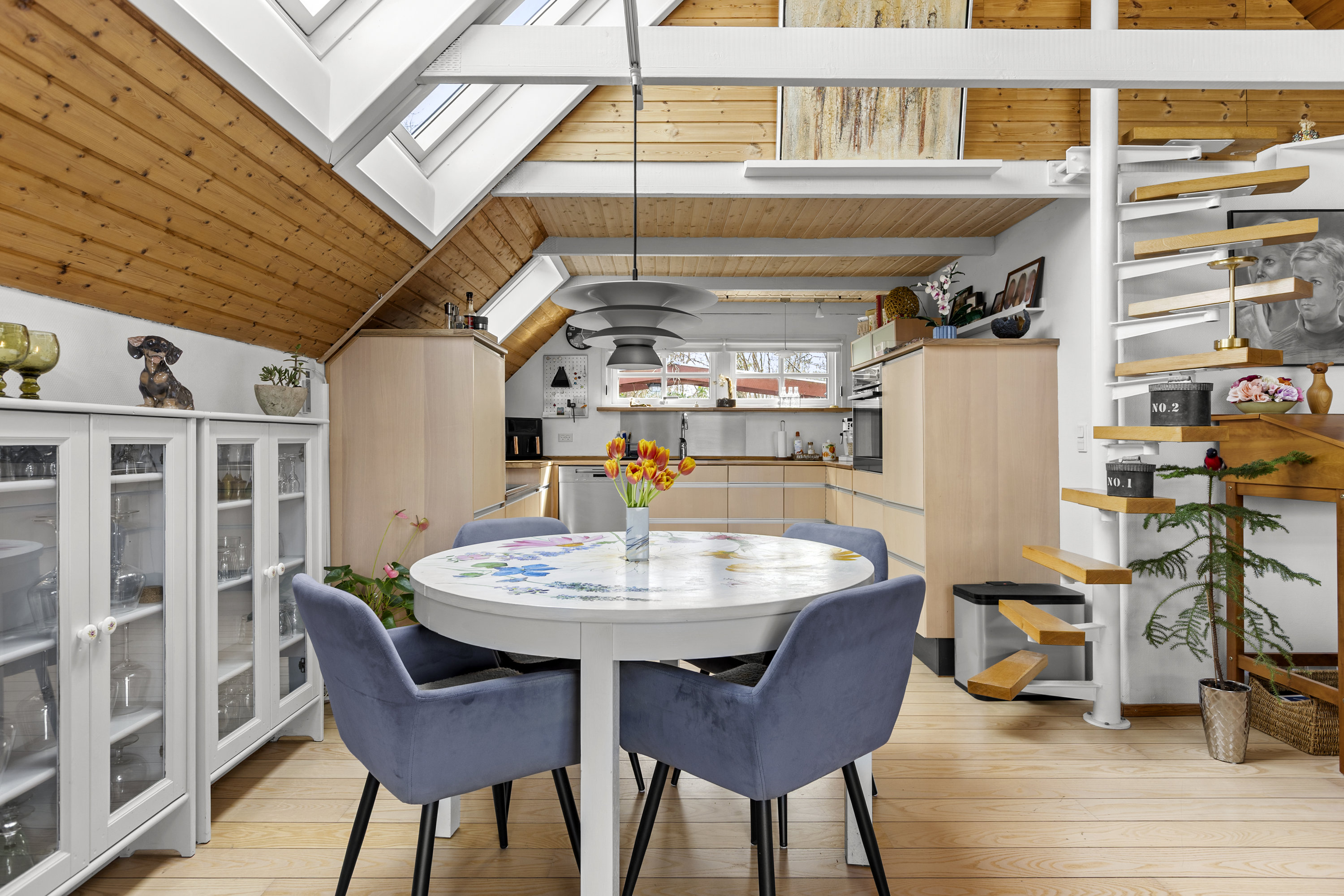 Fremhævet stue billede i fuldskærmstilstand. Billede af Elverhøjen 6, 4400 Kalundborg