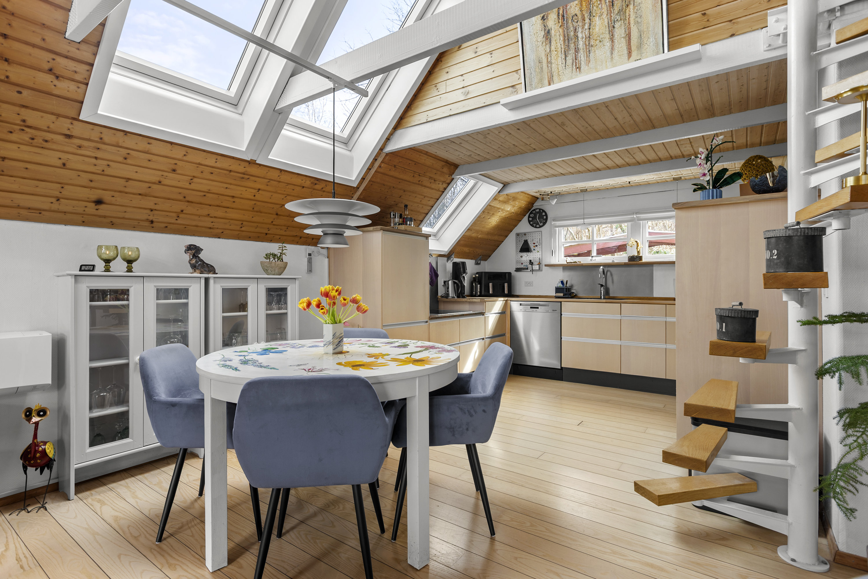 Fremhævet stue billede i fuldskærmstilstand. Billede af Elverhøjen 6, 4400 Kalundborg