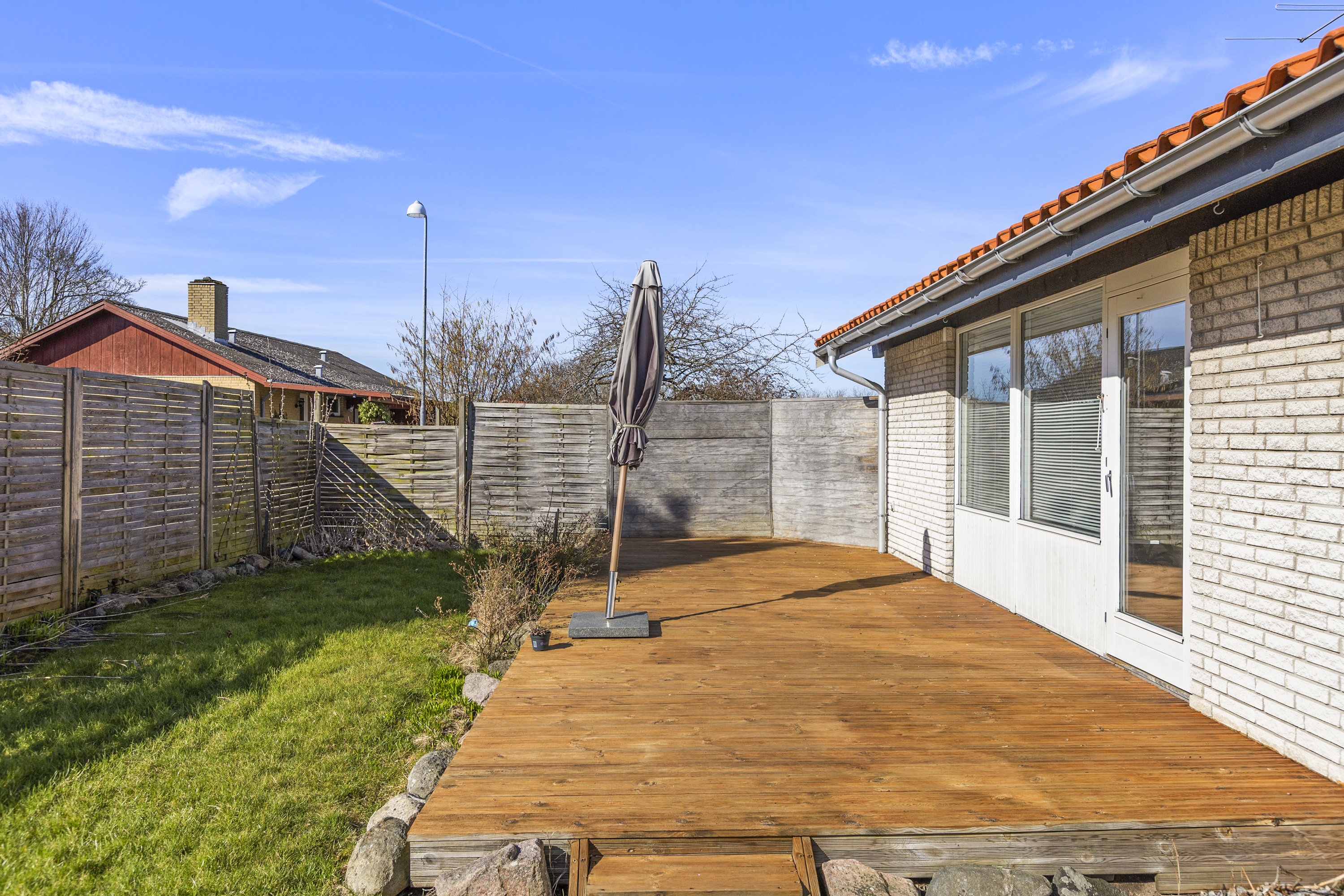 Fremhævet terrasse billede i fuldskærmstilstand. Billede af Skolelodden 12, Viskinge, 4470 Svebølle