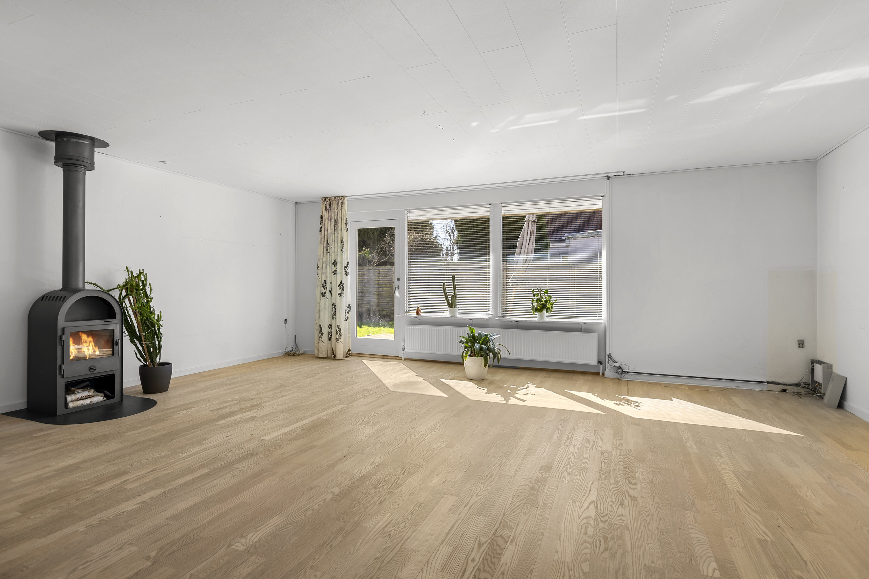 Fremhævet stue billede i fuldskærmstilstand. Billede af Skolelodden 12, Viskinge, 4470 Svebølle