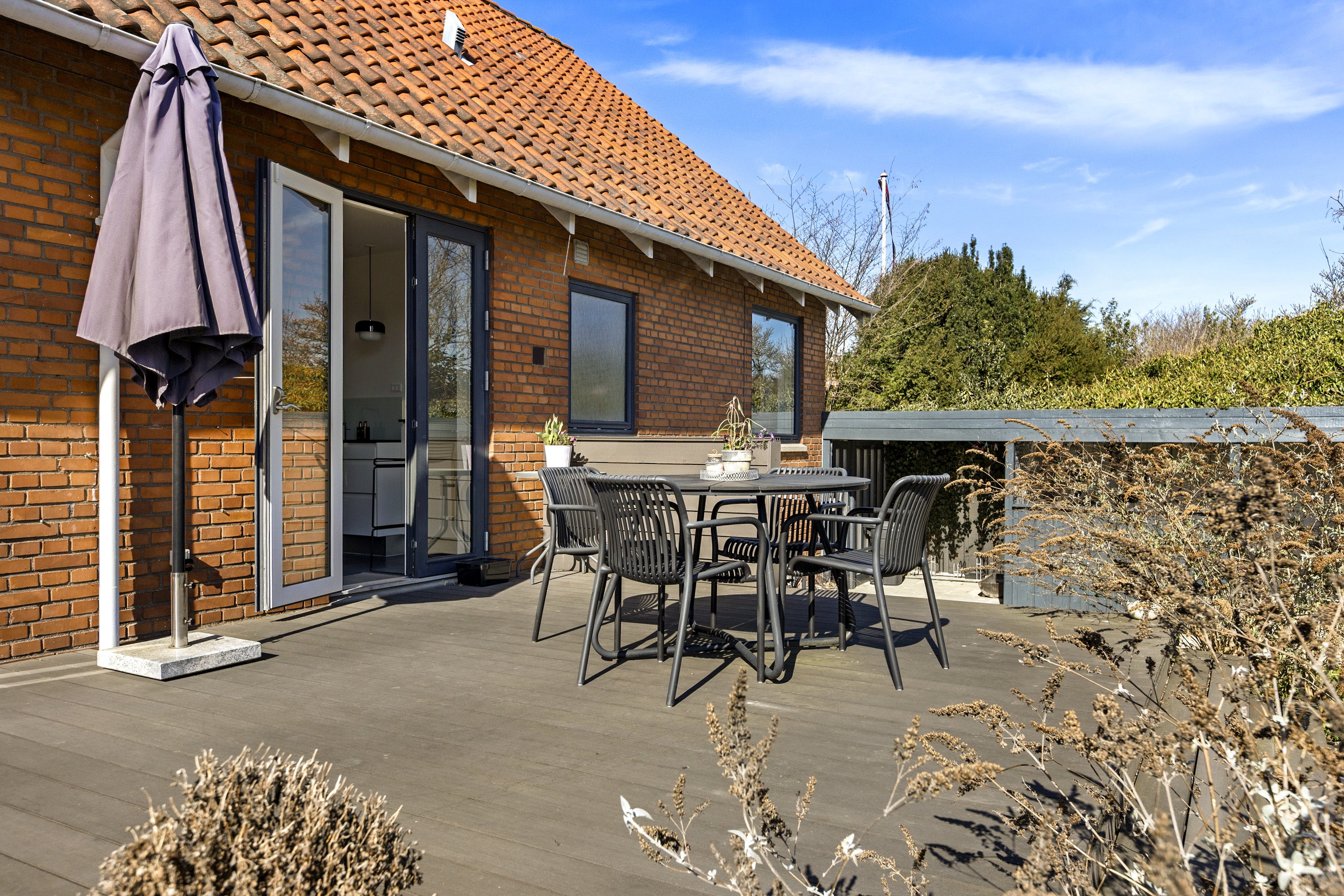 Fremhævet terrasse billede i fuldskærmstilstand. Billede af Bøgevej 1, 4400 Kalundborg