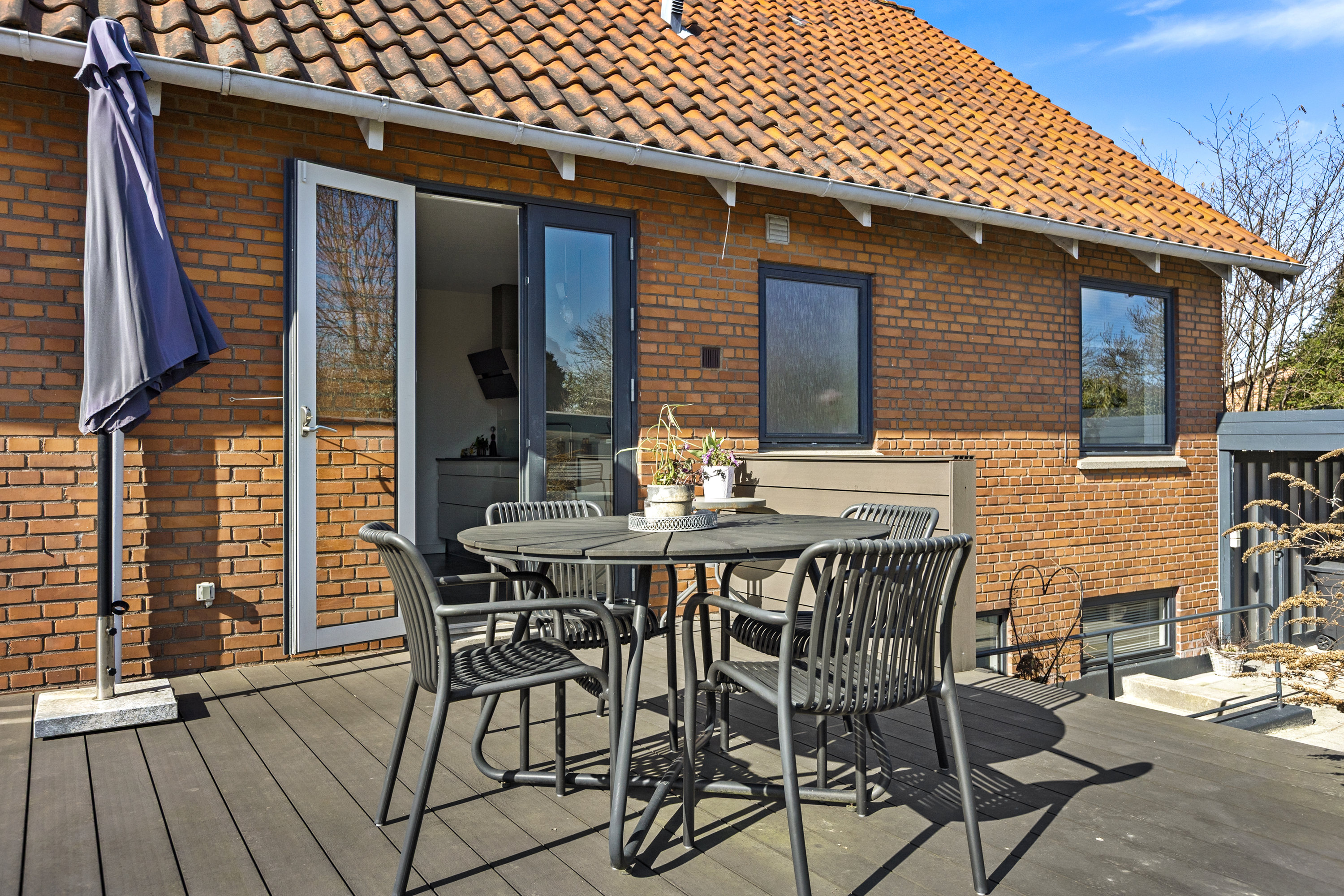 Fremhævet terrasse billede i fuldskærmstilstand. Billede af Bøgevej 1, 4400 Kalundborg