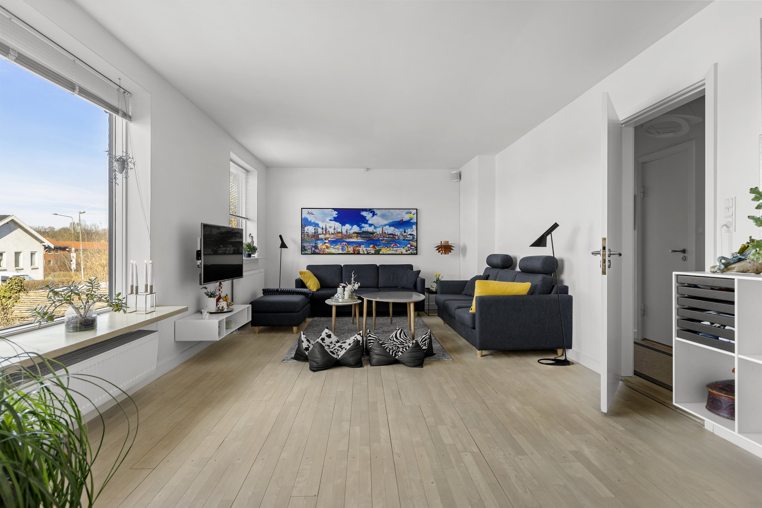 Fremhævet stue billede i fuldskærmstilstand. Billede af Bøgevej 1, 4400 Kalundborg