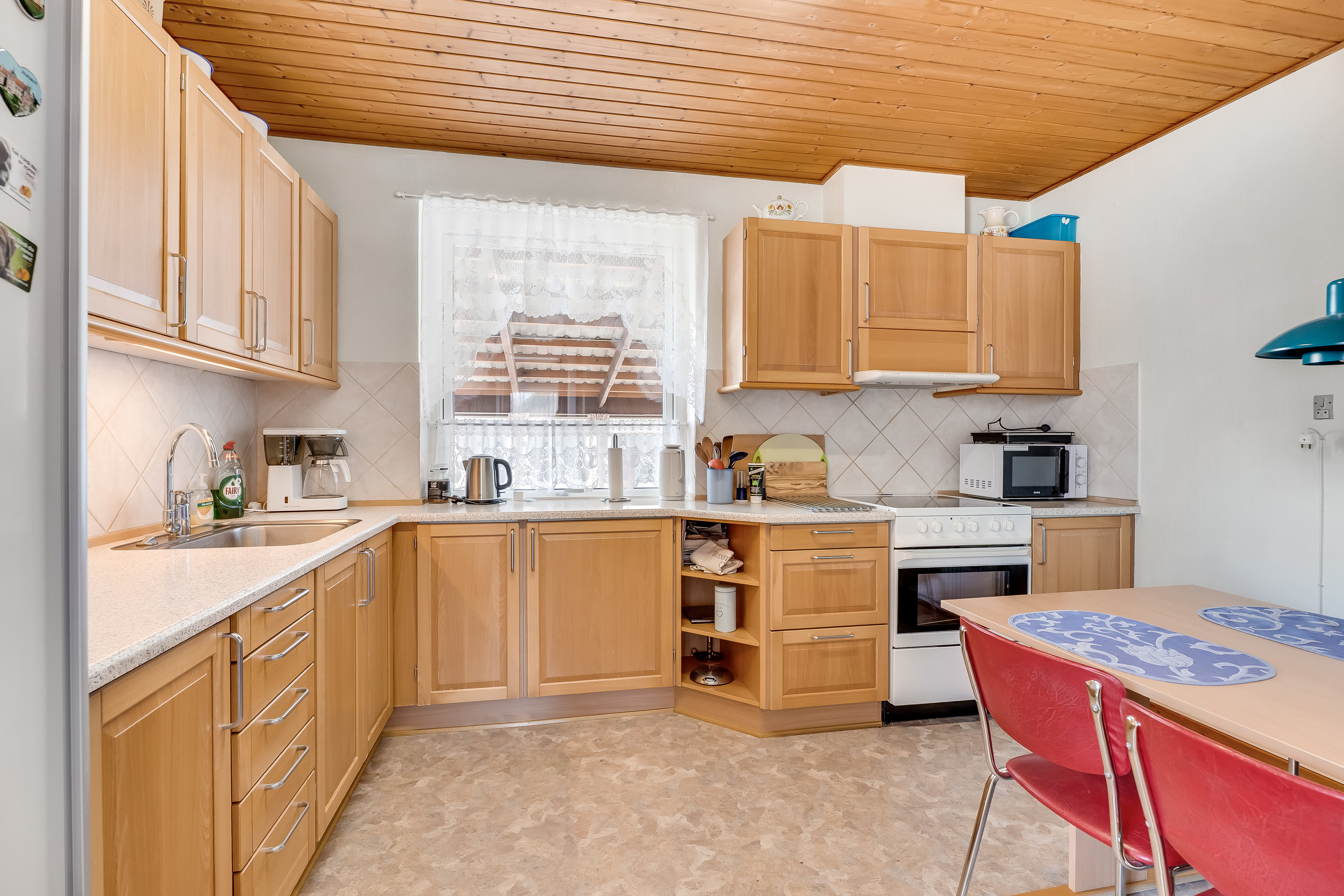 Fremhævet køkken billede i fuldskærmstilstand. Billede af Rosmarksvej 2, 4900 Nakskov